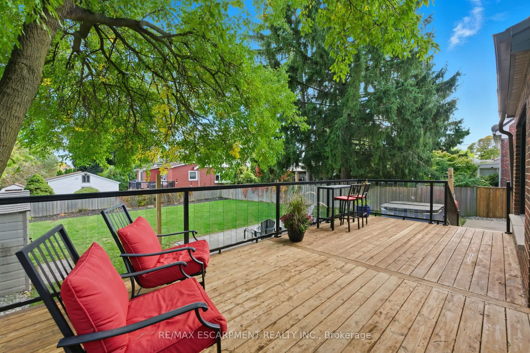 424 Plains Road W