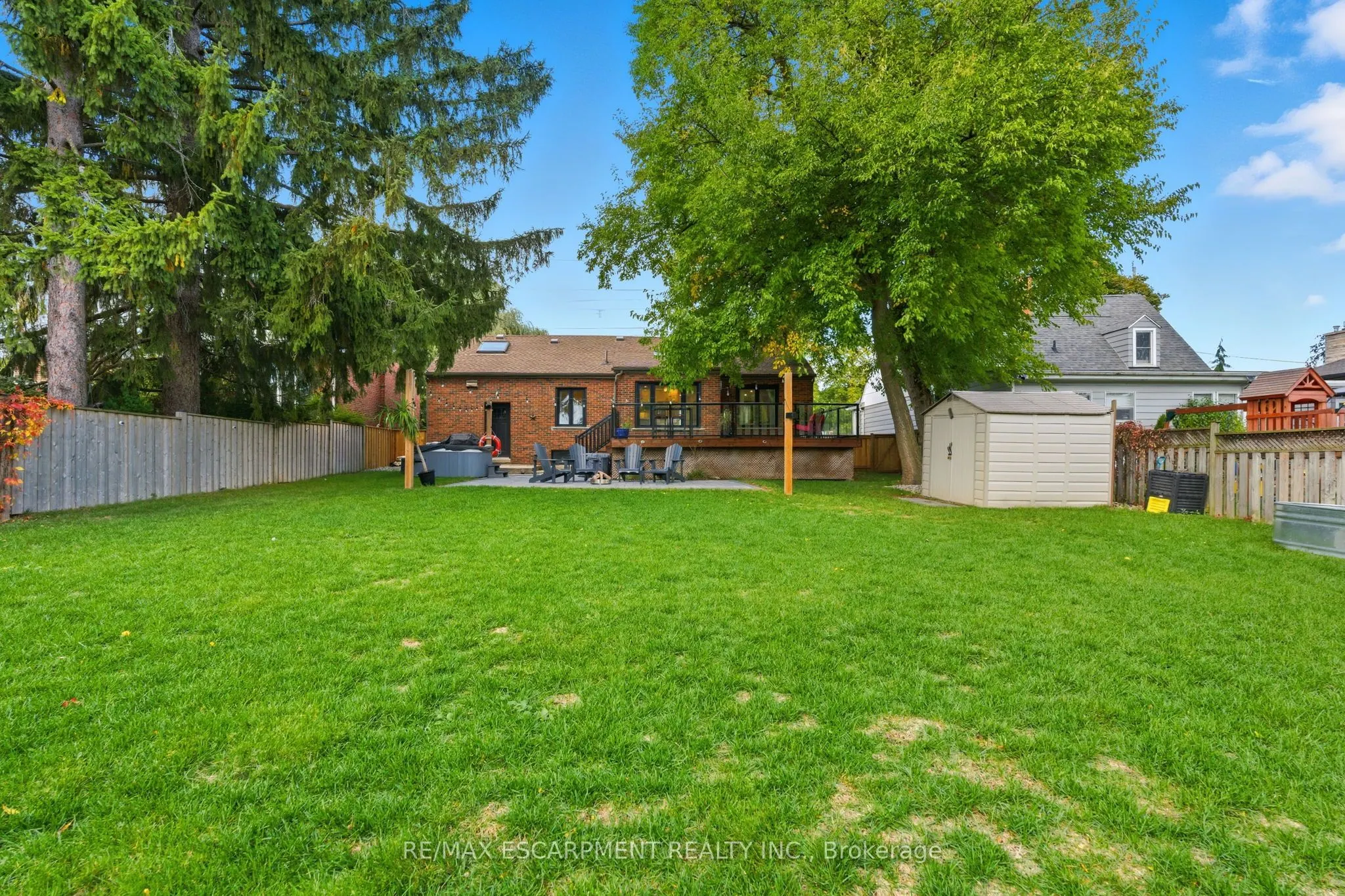424 Plains Road W