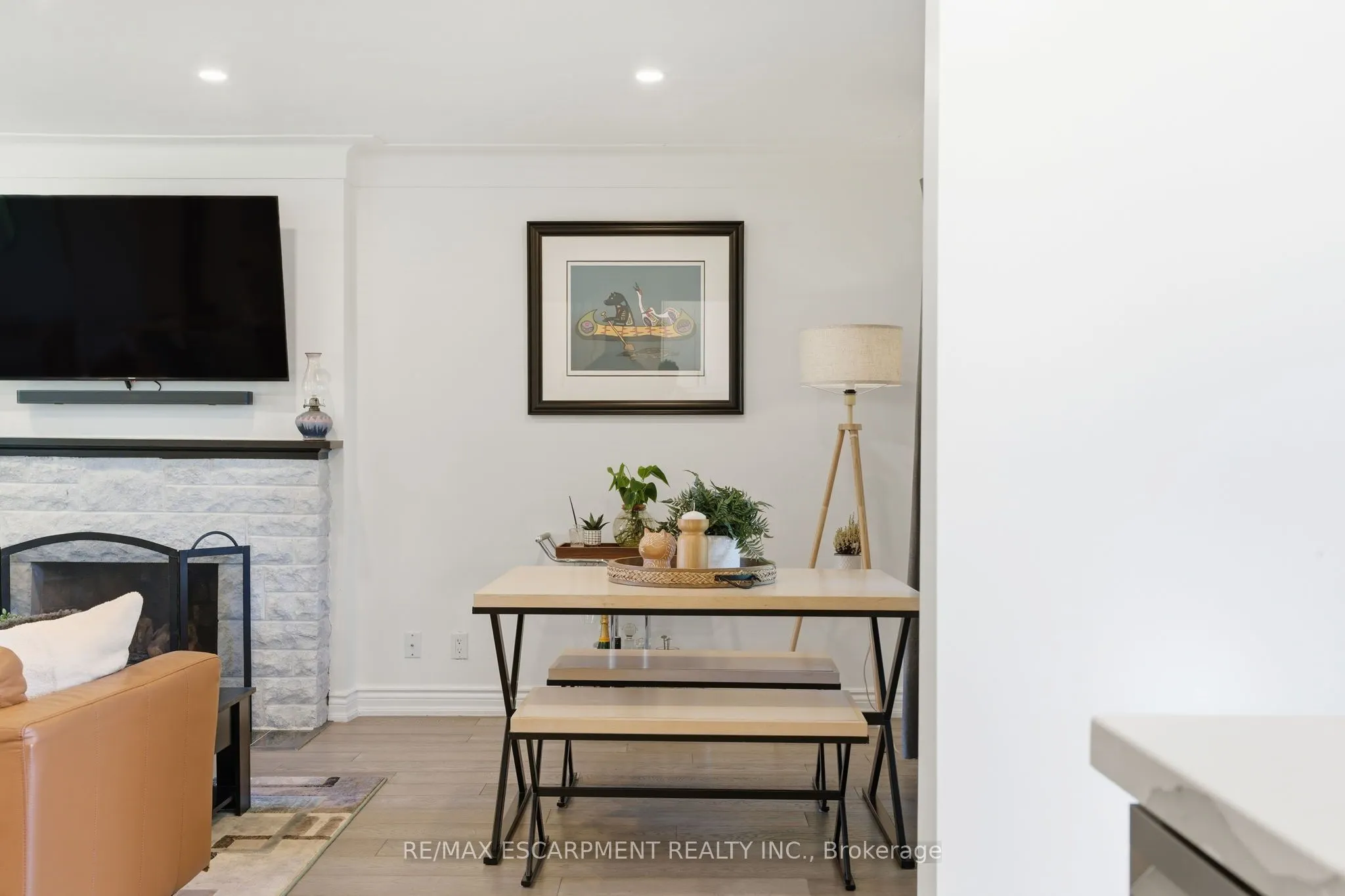 424 Plains Road W