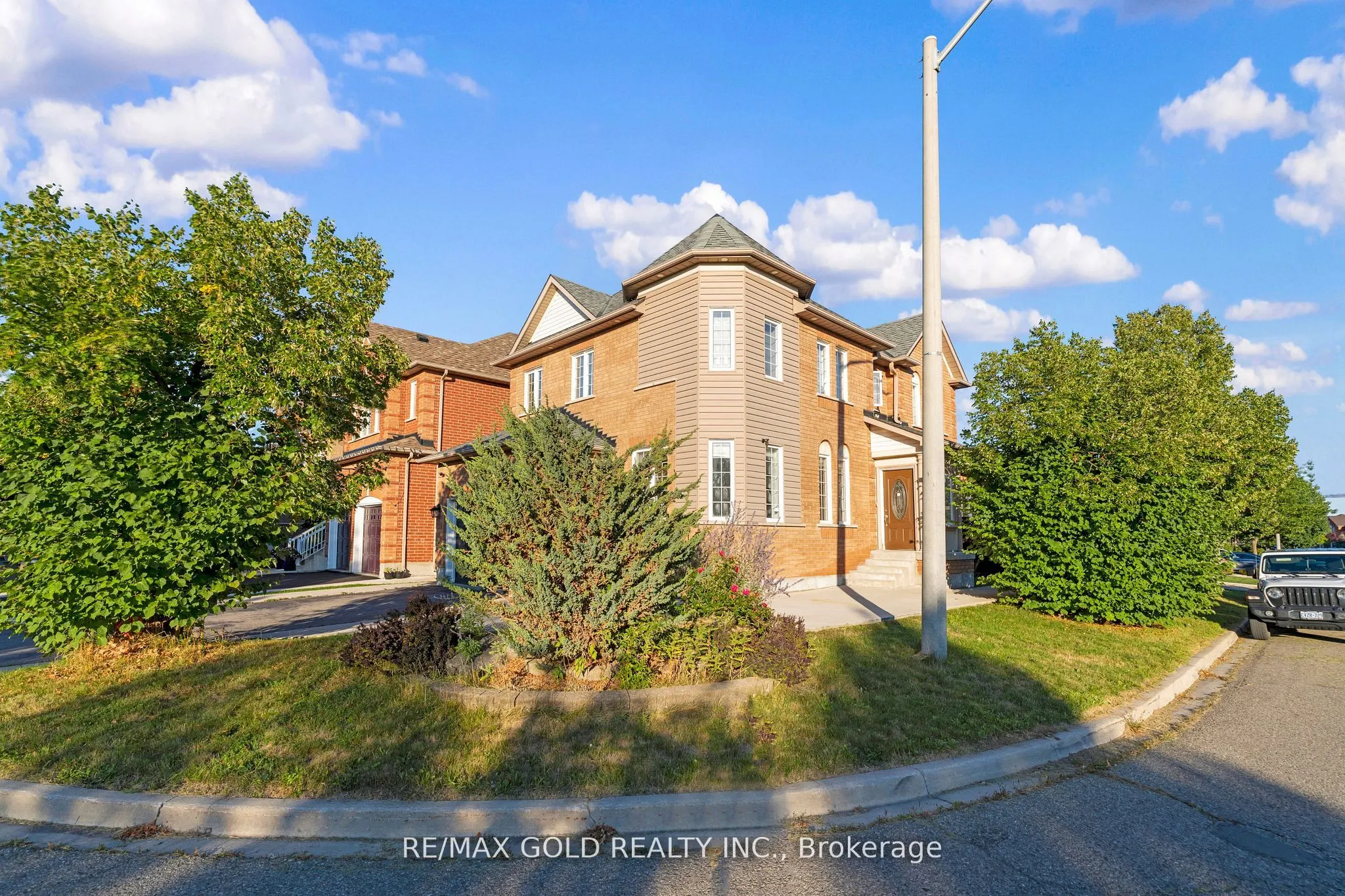 41 Fallstar Crescent