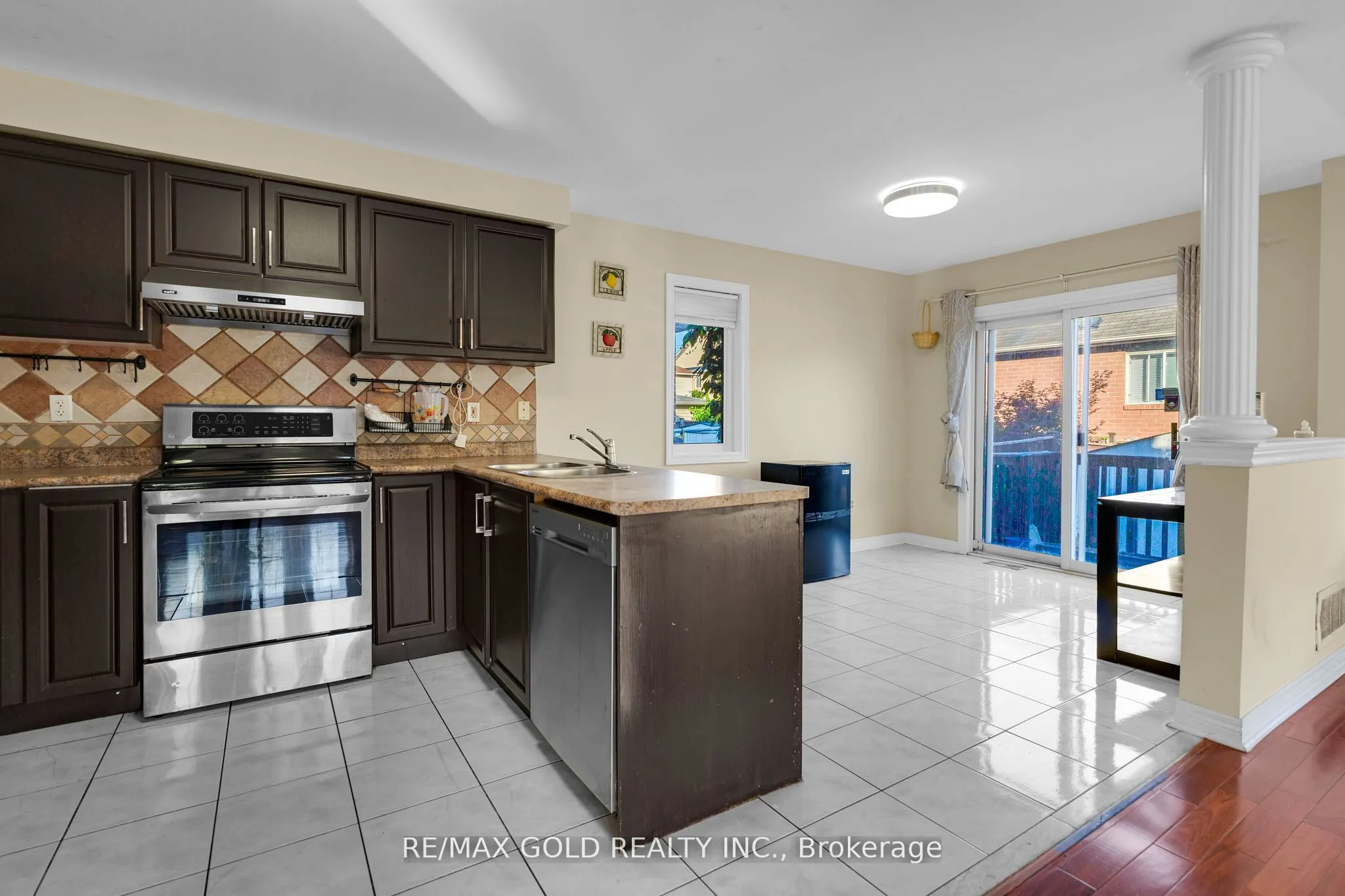 41 Fallstar Crescent