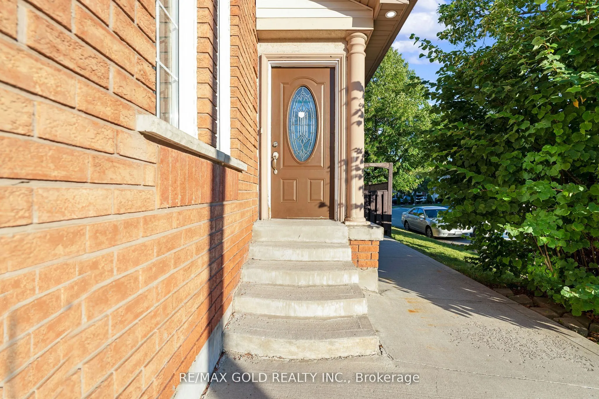 41 Fallstar Crescent