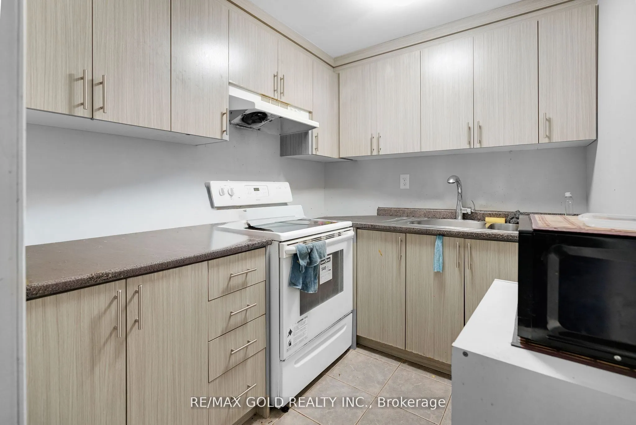 41 Fallstar Crescent