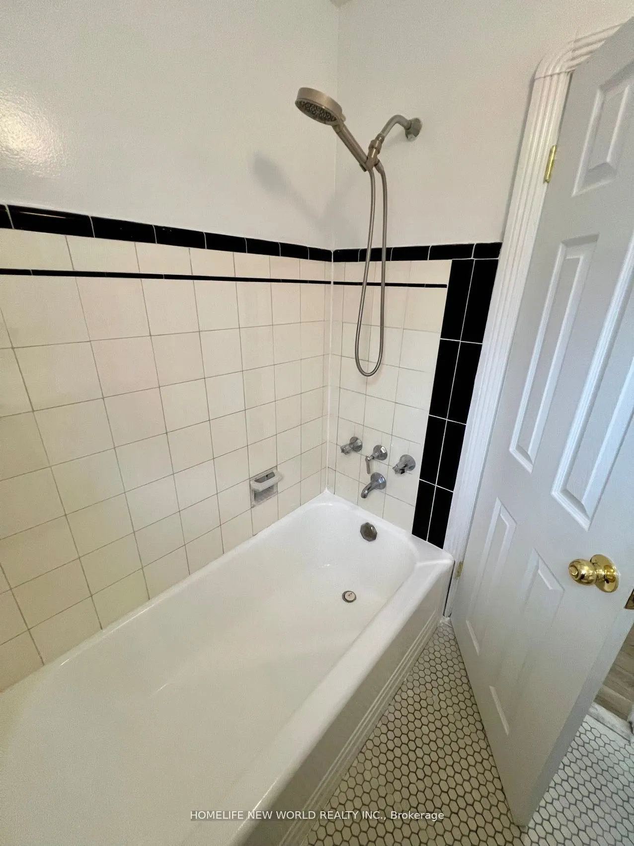 354 Kane Avenue, #Upper
