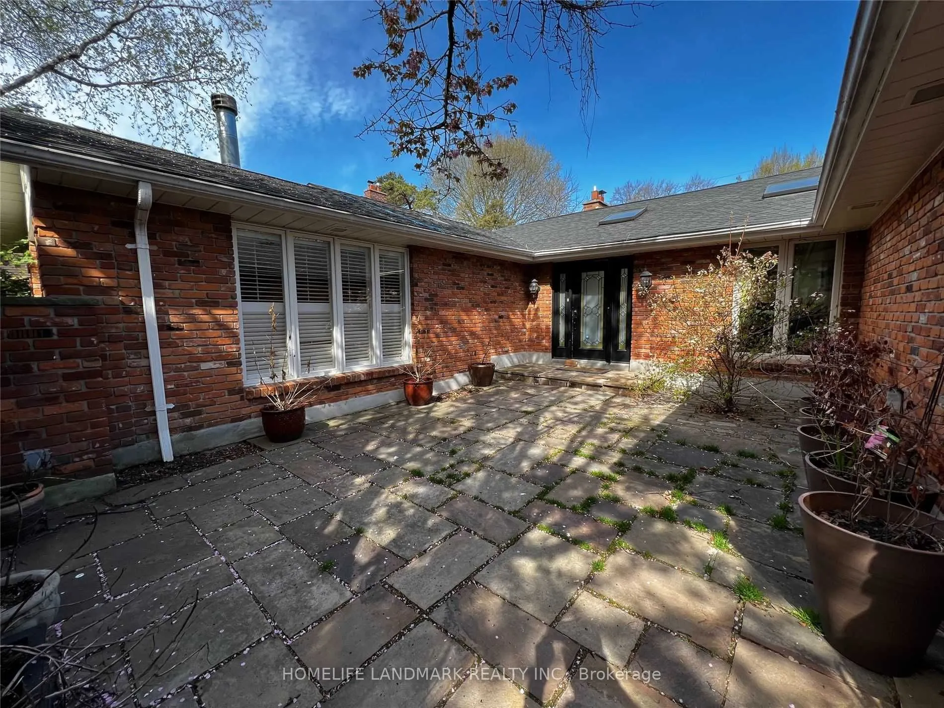 2301 Bennington Gate