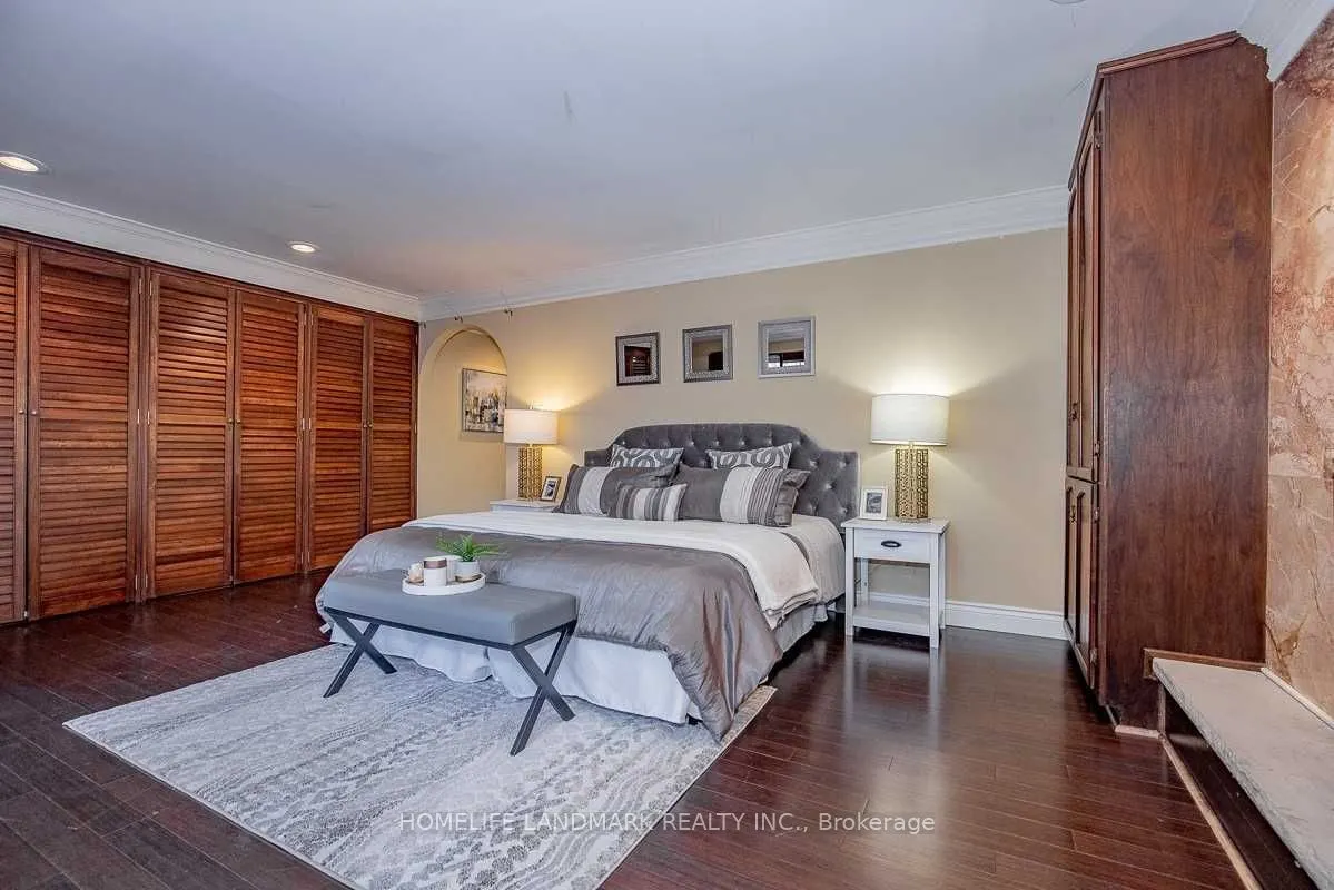 2301 Bennington Gate