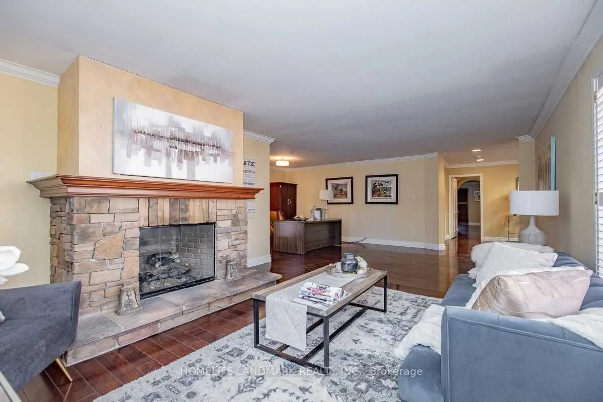 2301 Bennington Gate