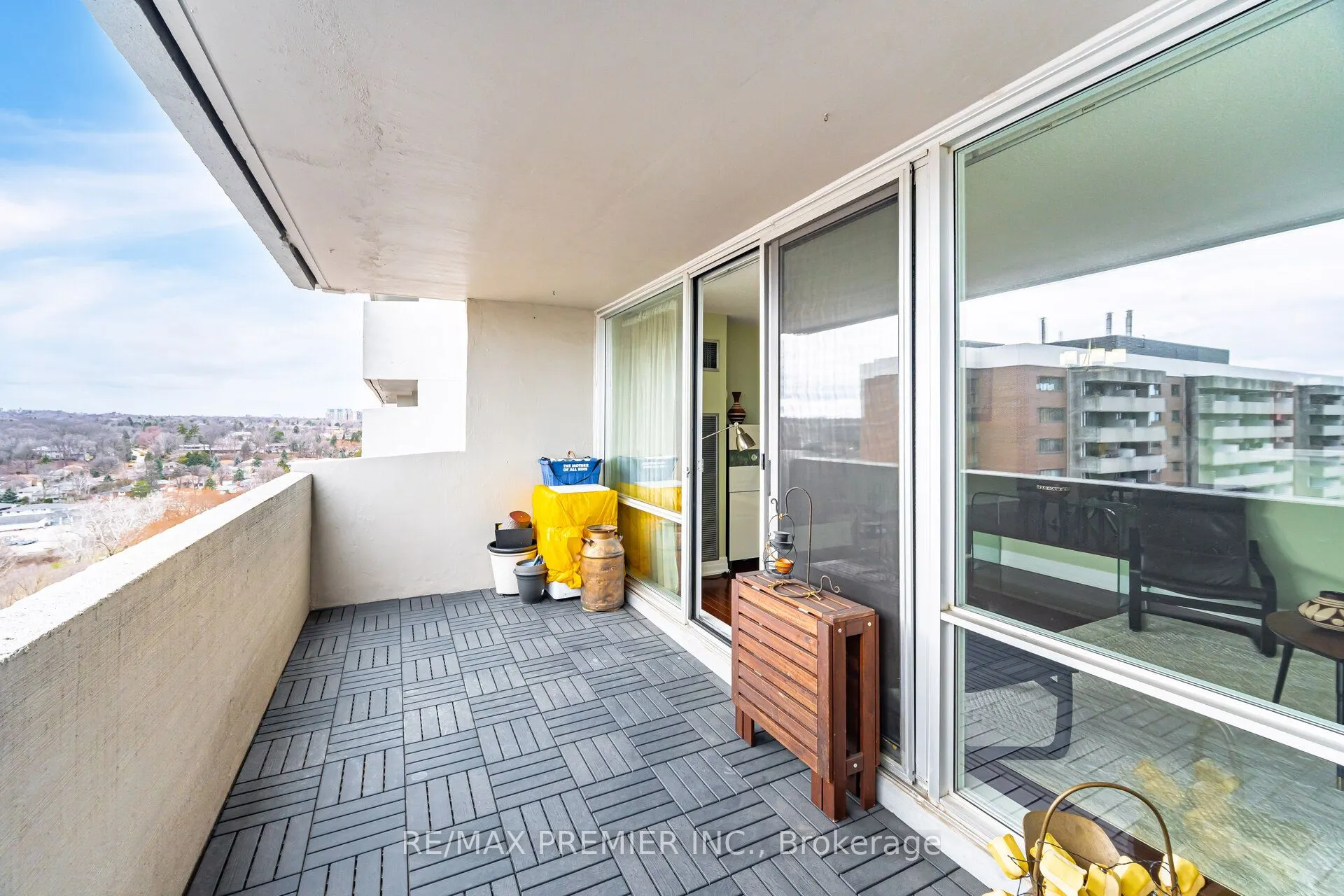 270 Scarlett Road, #1905