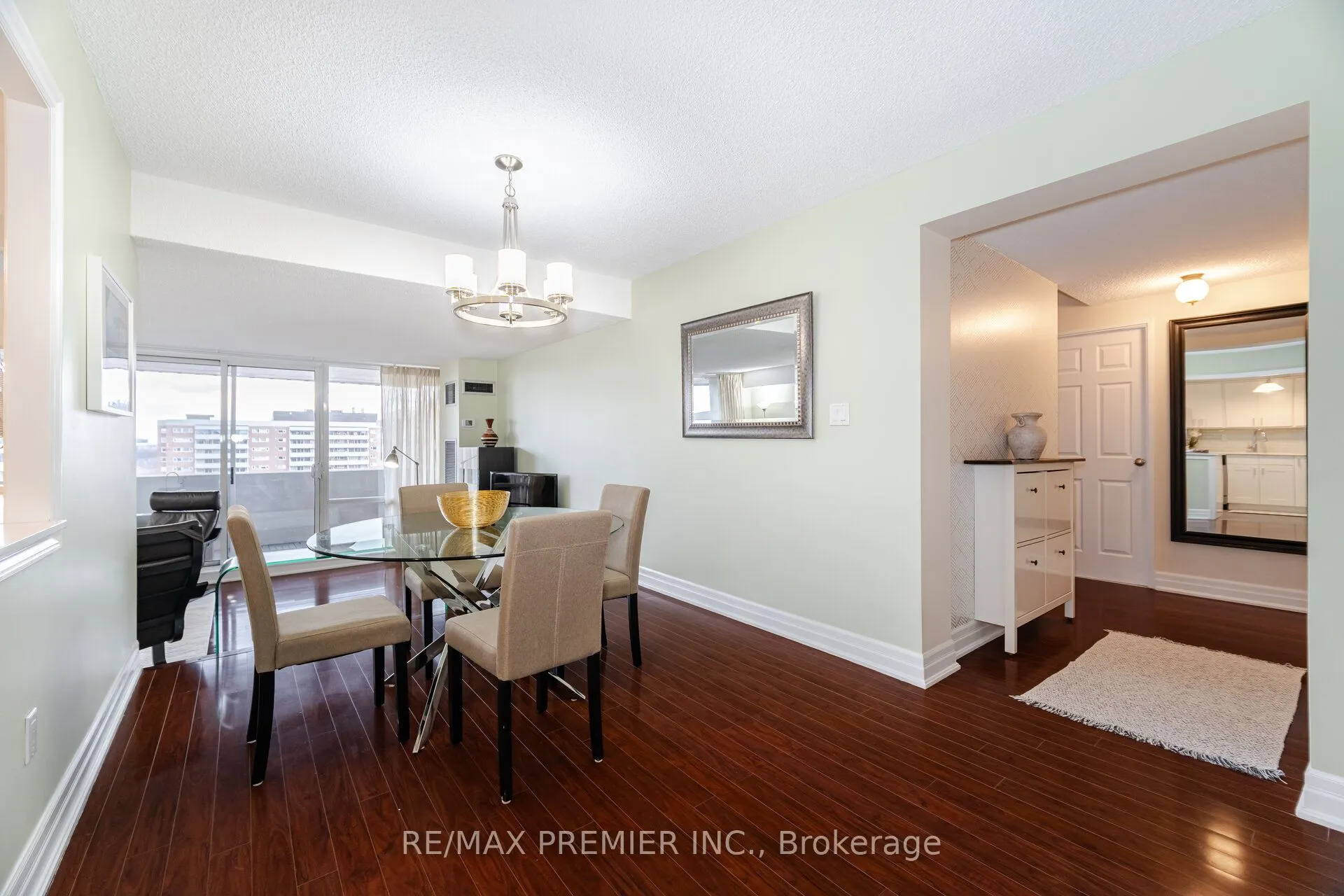 270 Scarlett Road, #1905