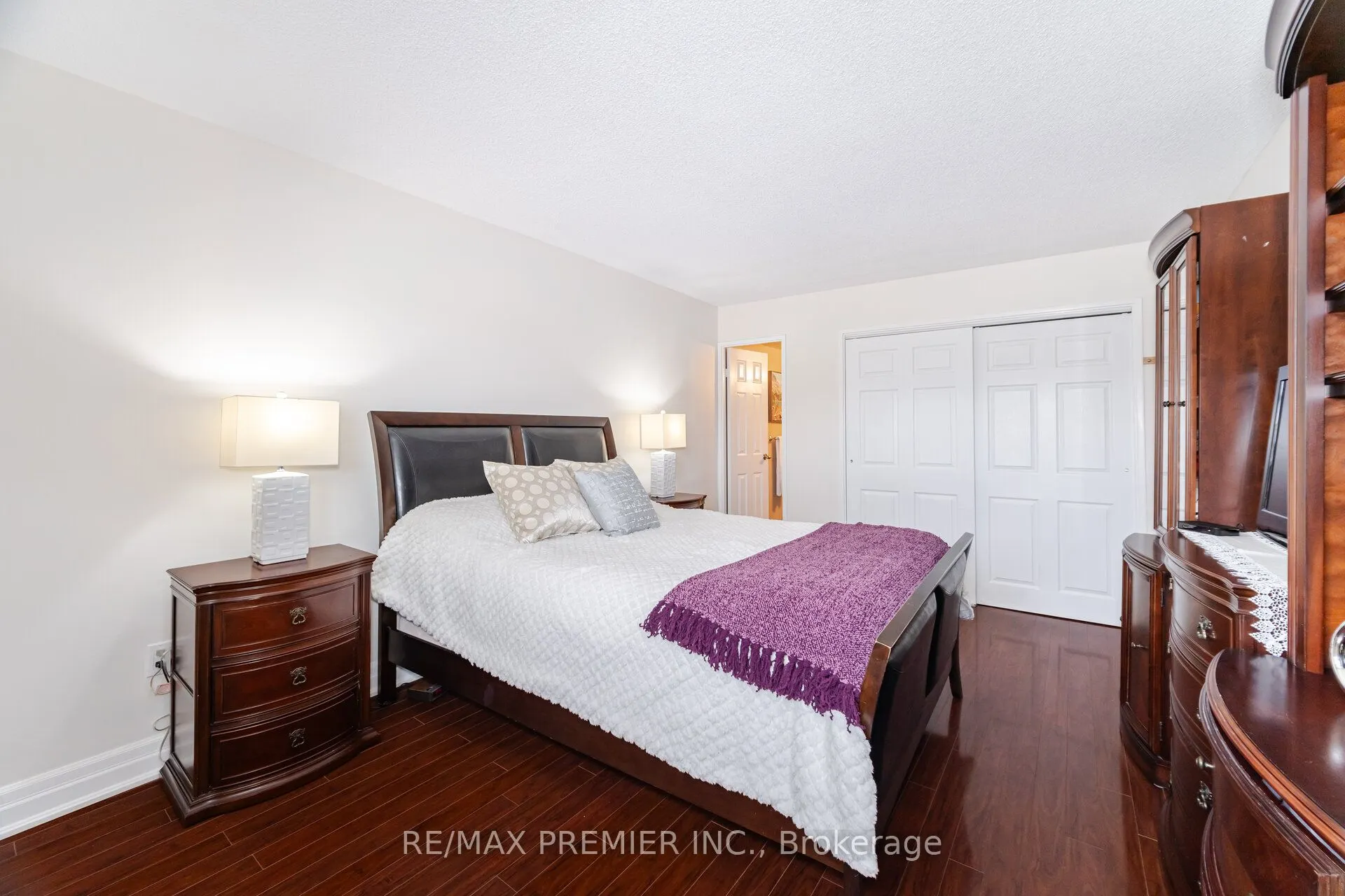 270 Scarlett Road, #1905