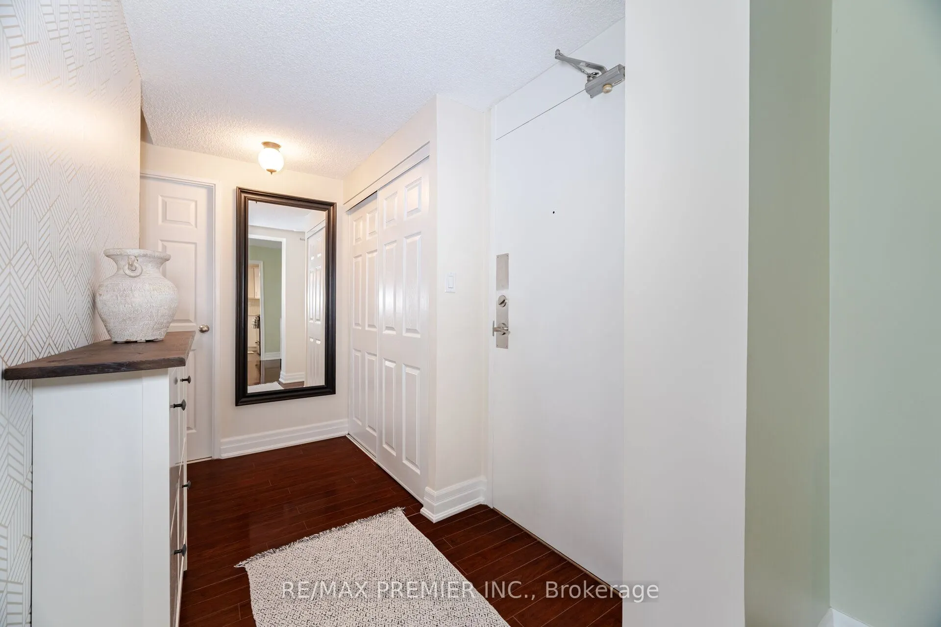270 Scarlett Road, #1905