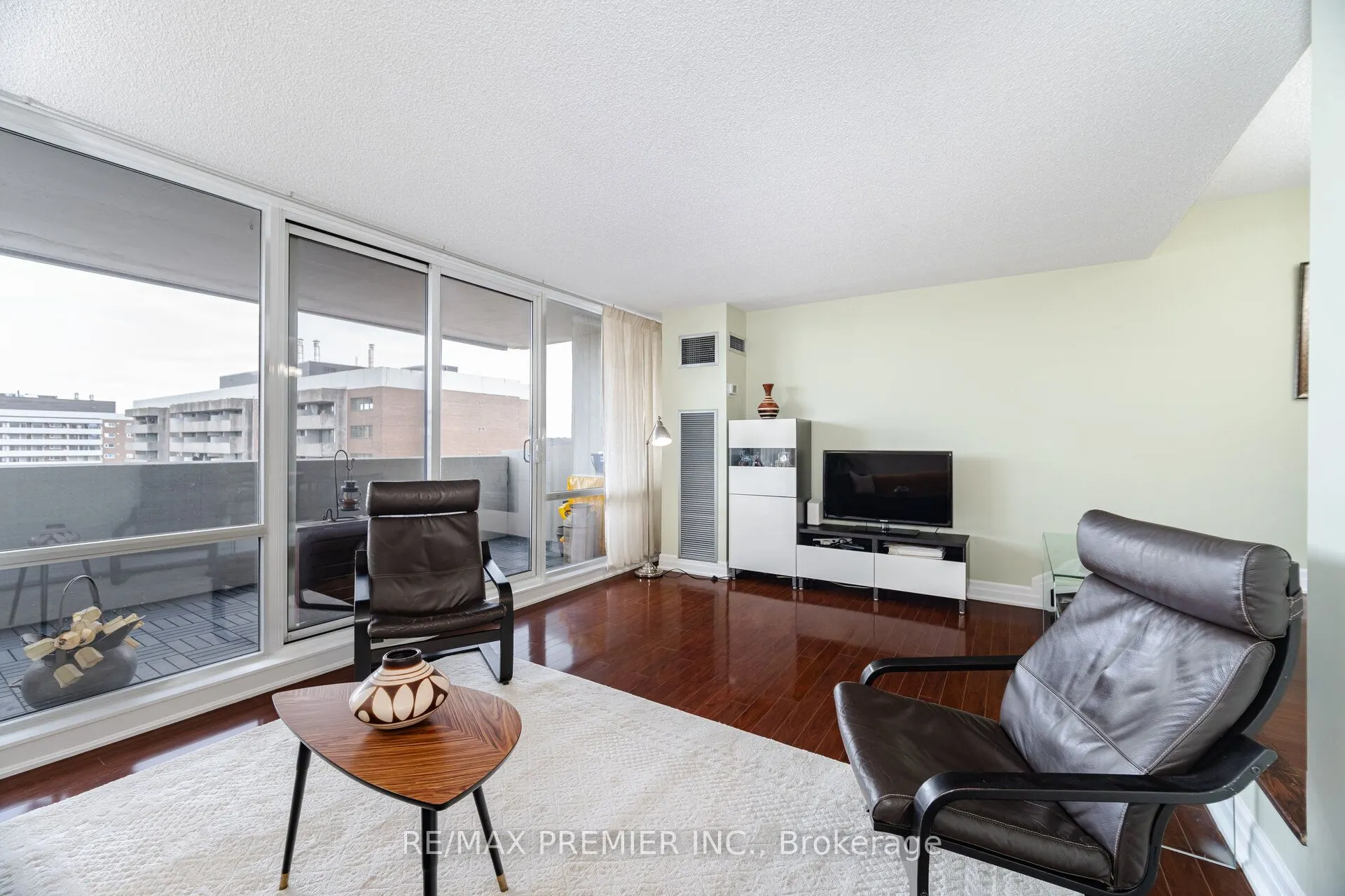 270 Scarlett Road, #1905