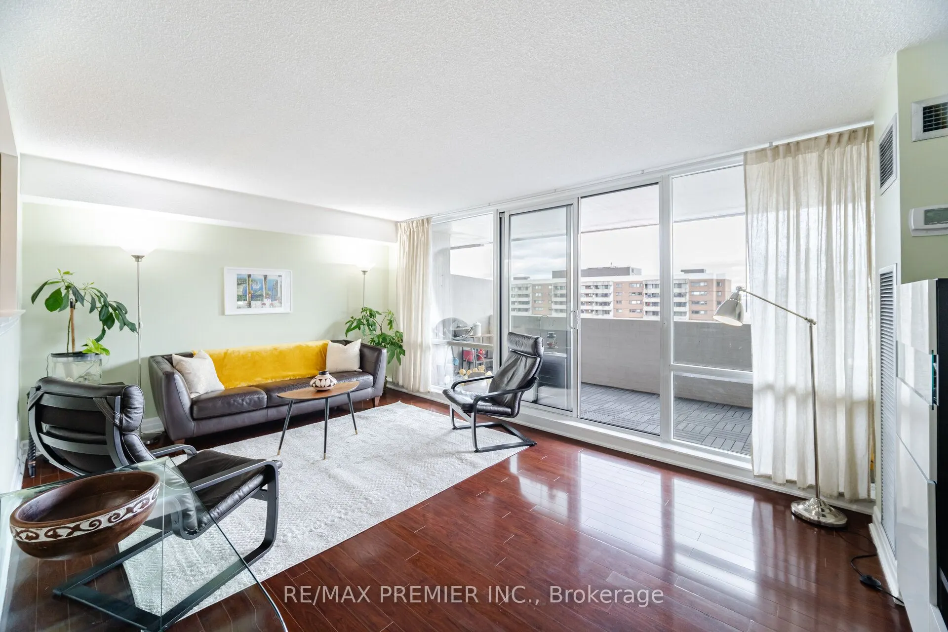 270 Scarlett Road, #1905