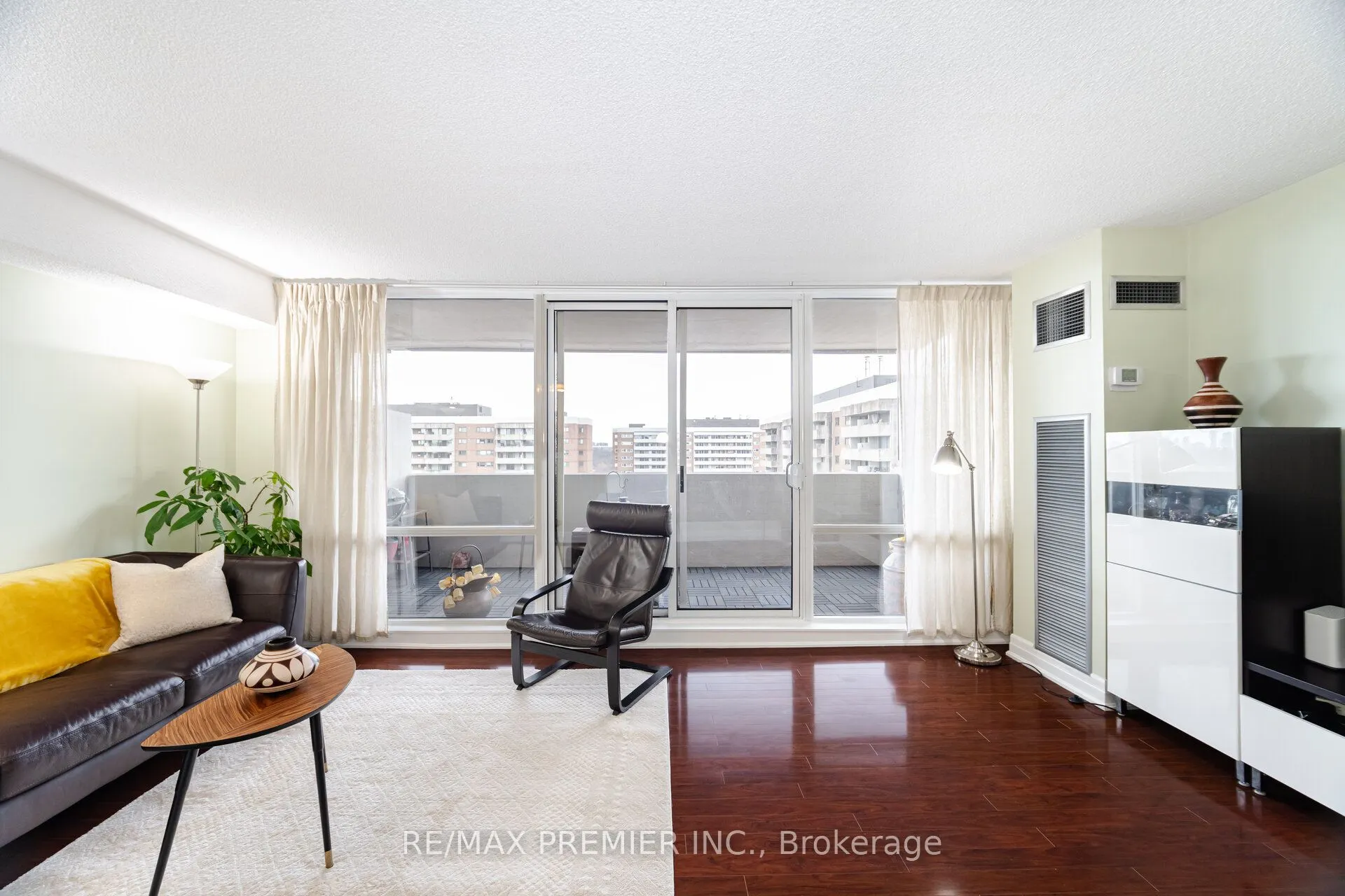 270 Scarlett Road, #1905