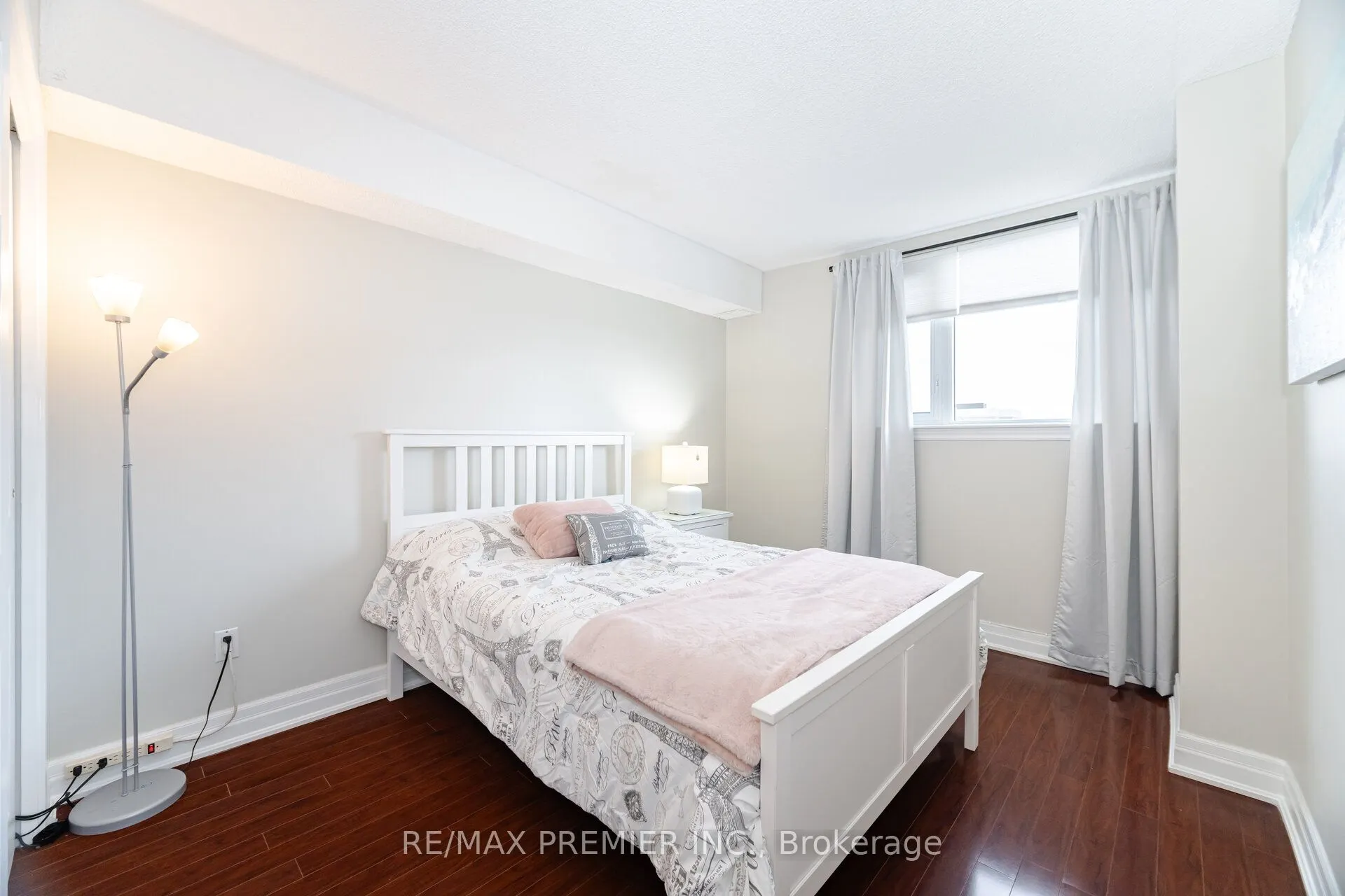 270 Scarlett Road, #1905