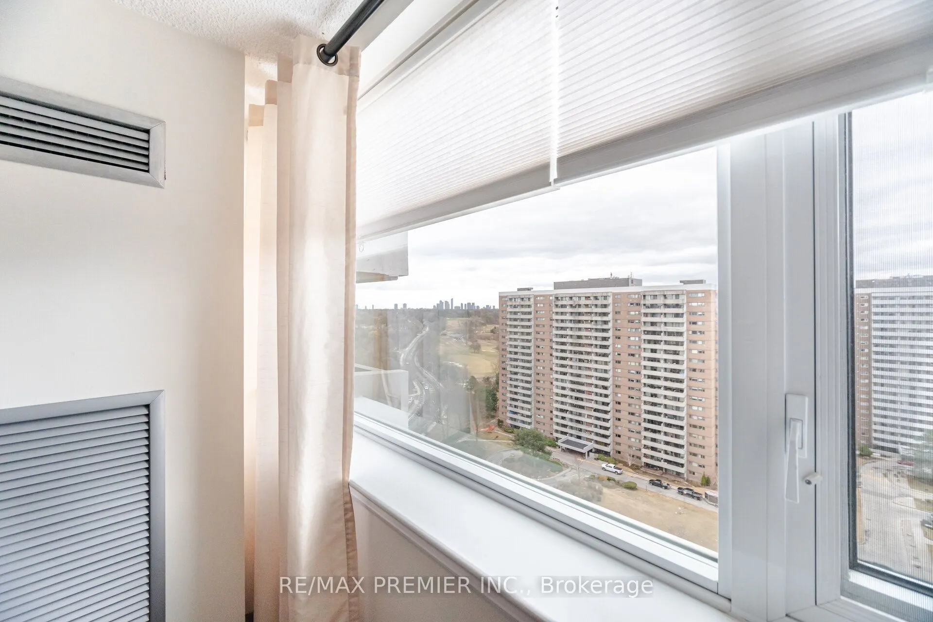 270 Scarlett Road, #1905