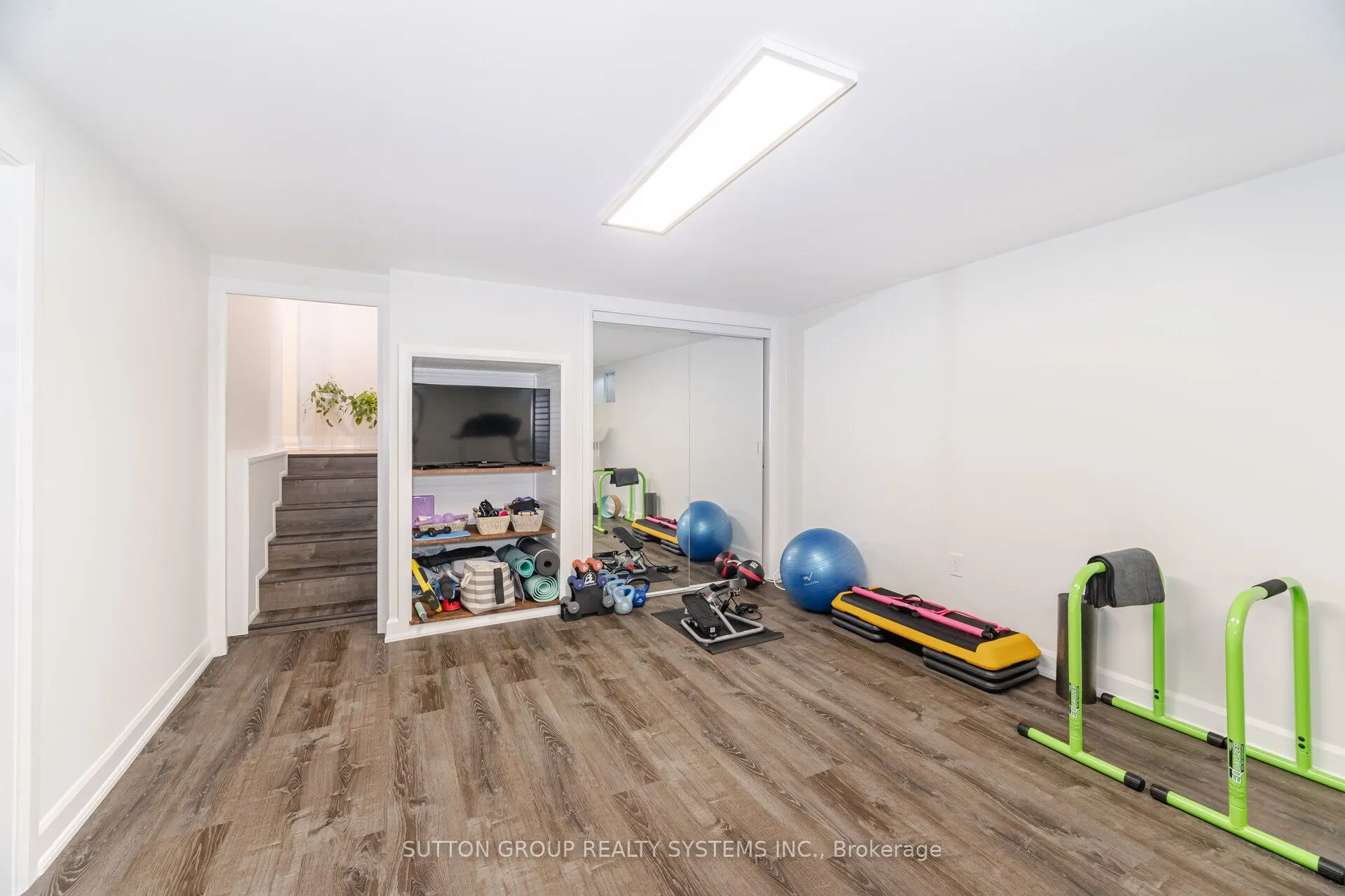 175 Connaught Crescent