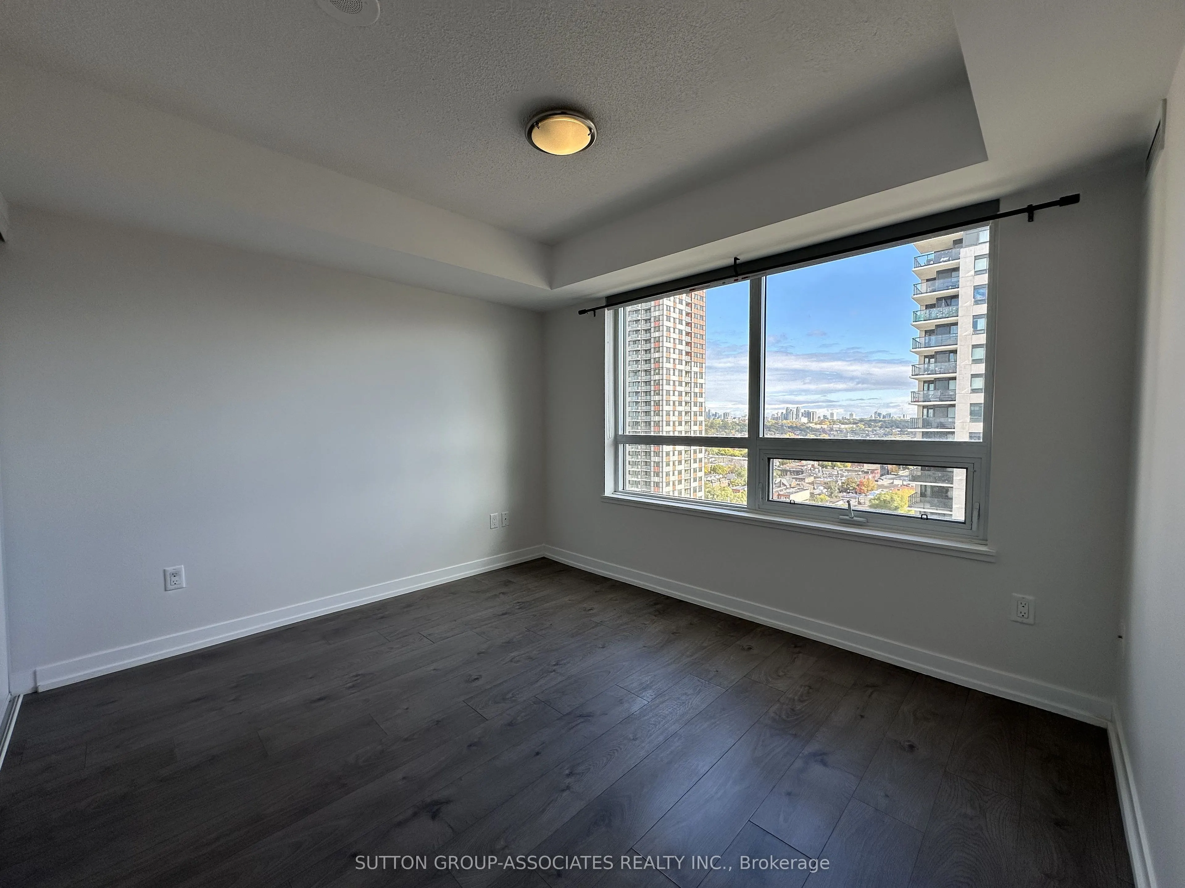 1420 Dupont Street, #1911
