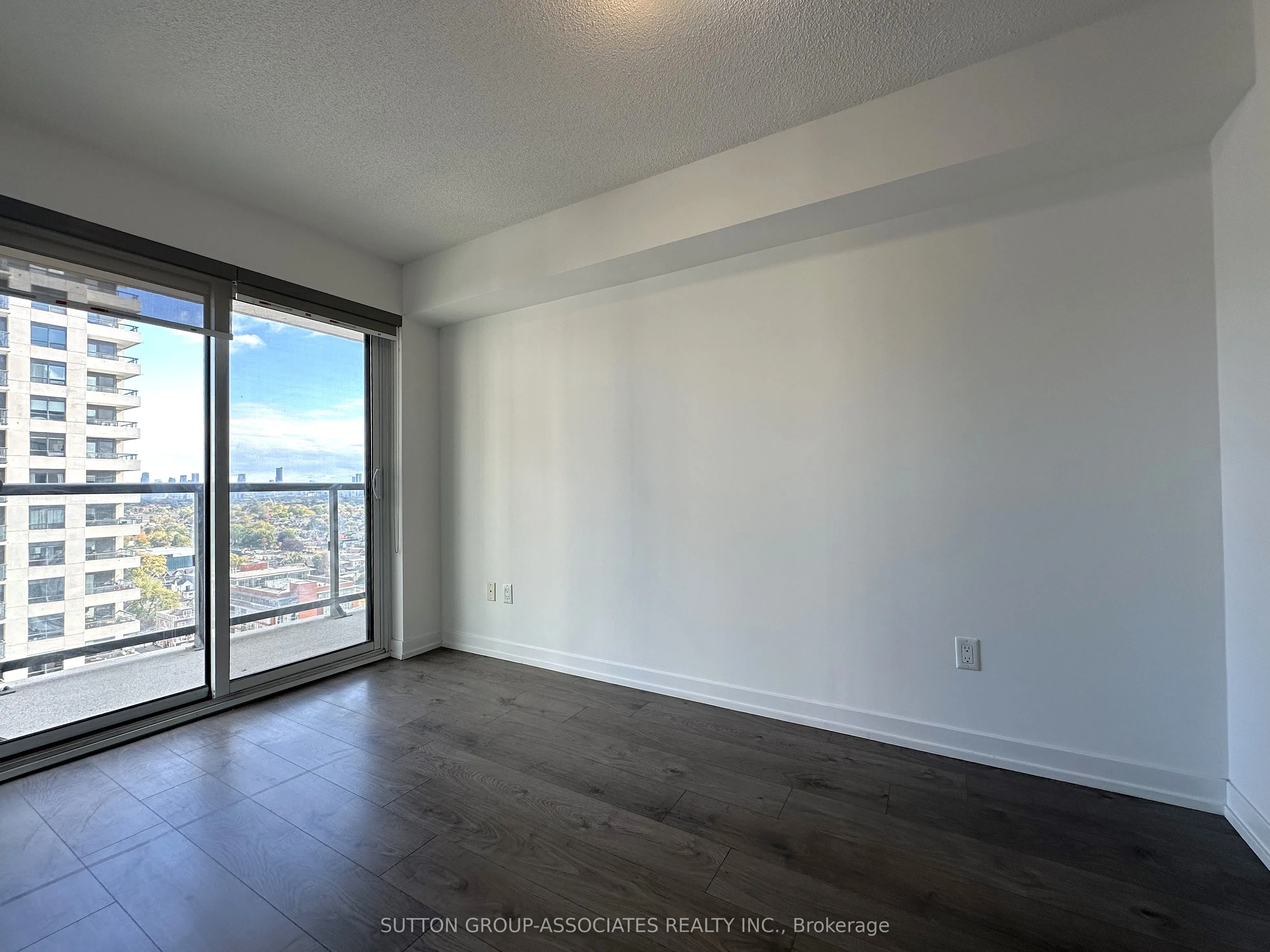 1420 Dupont Street, #1911