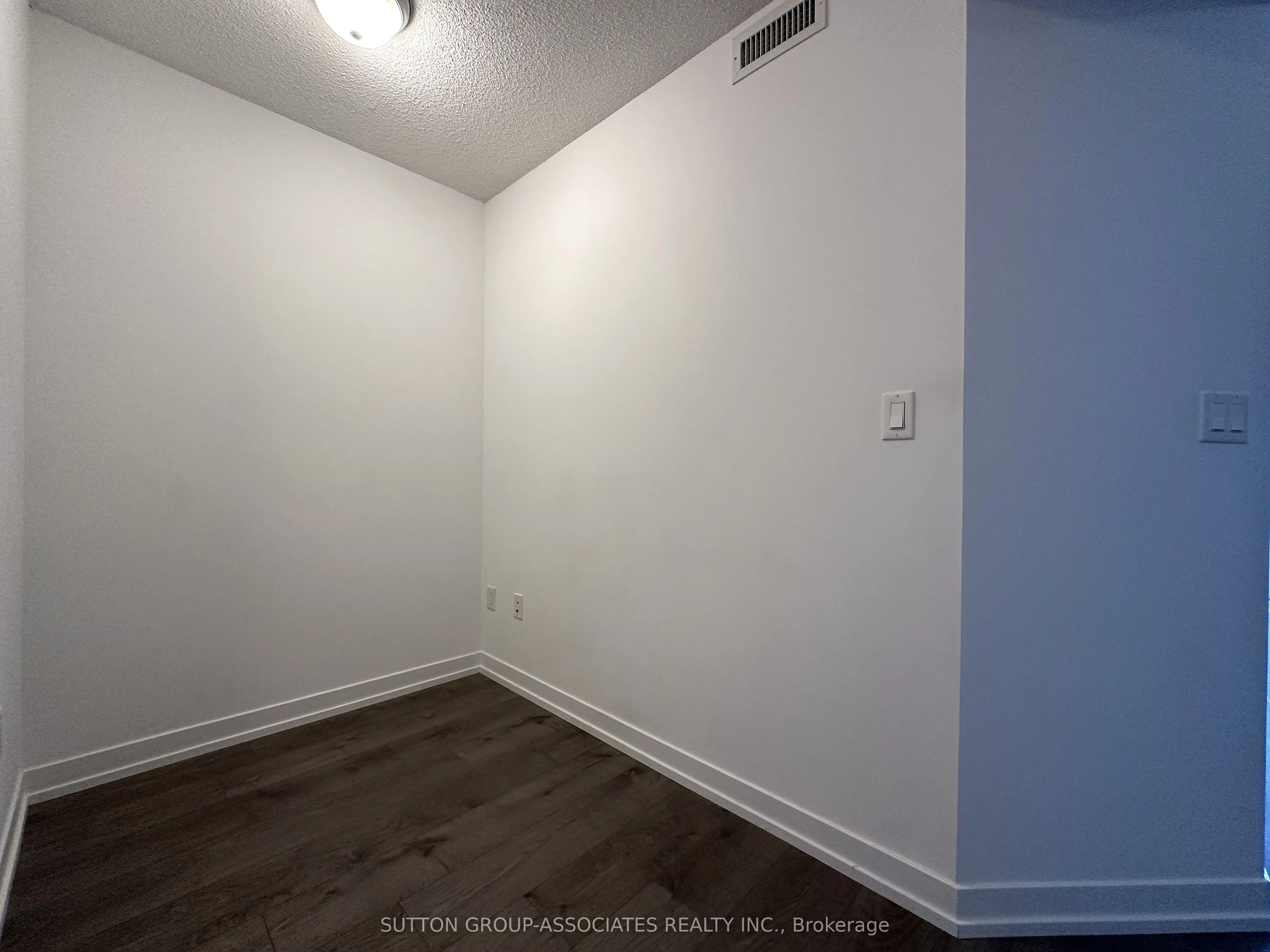 1420 Dupont Street, #1911