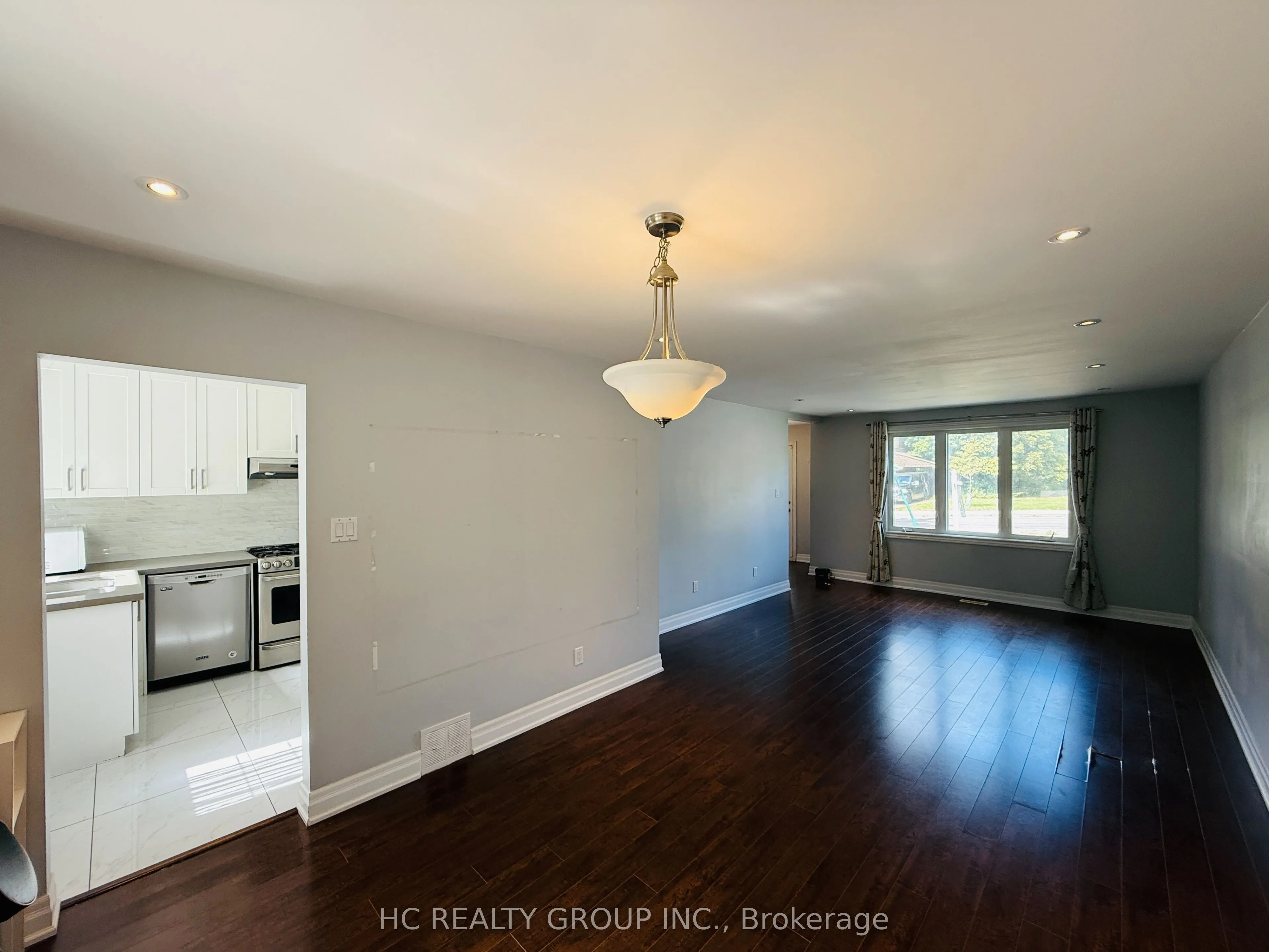 673 Glengrove Avenue W