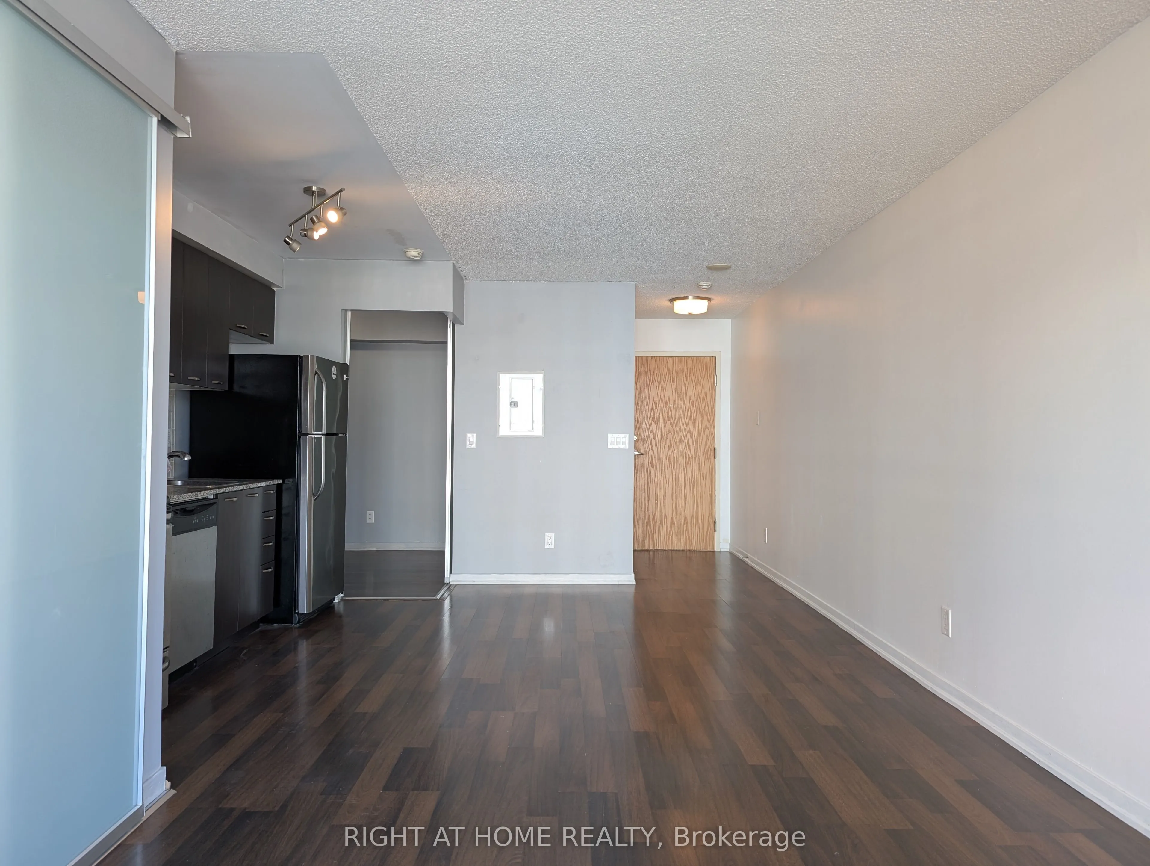 38 Joe Shuster Way, #825