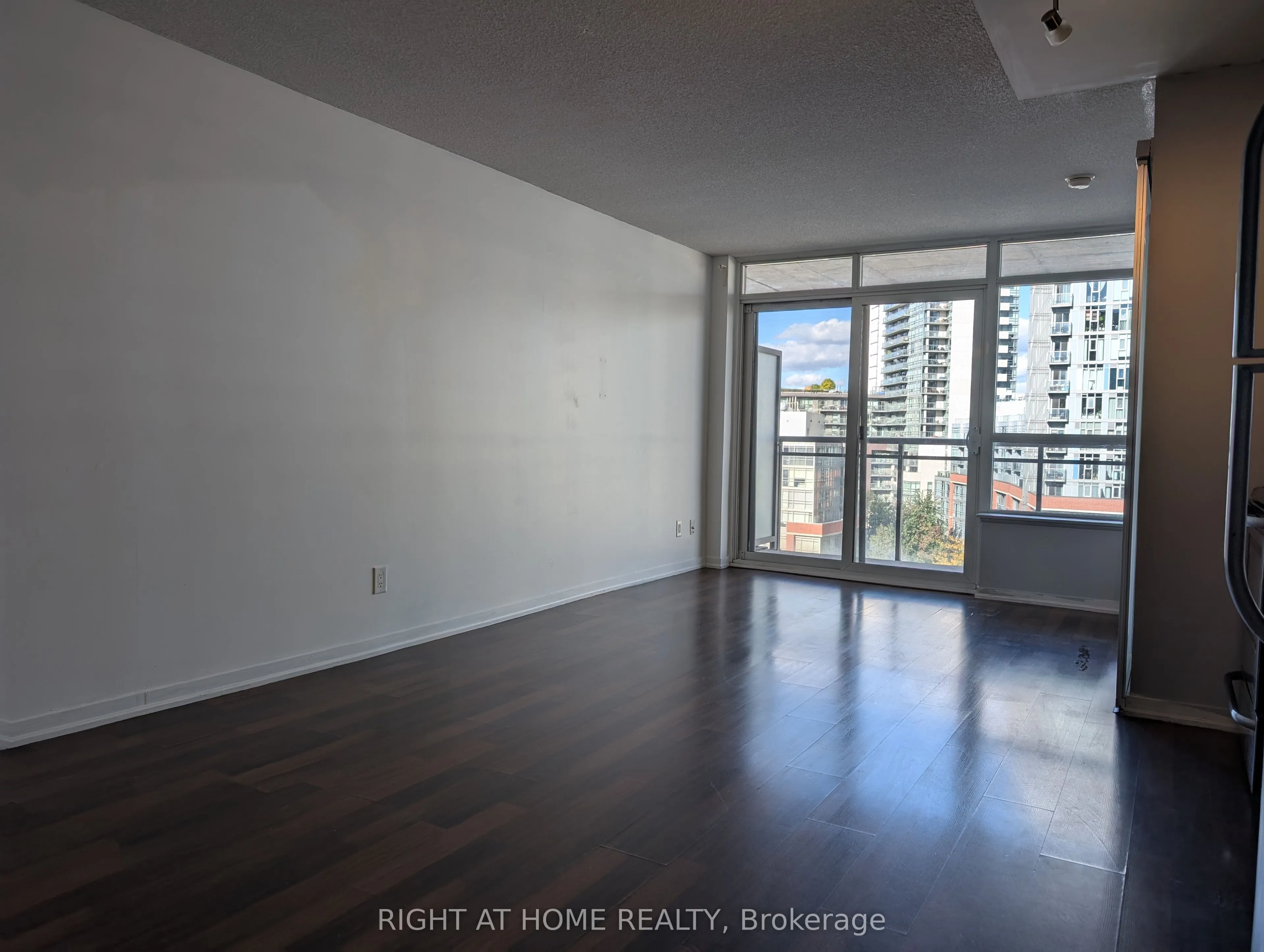 38 Joe Shuster Way, #825