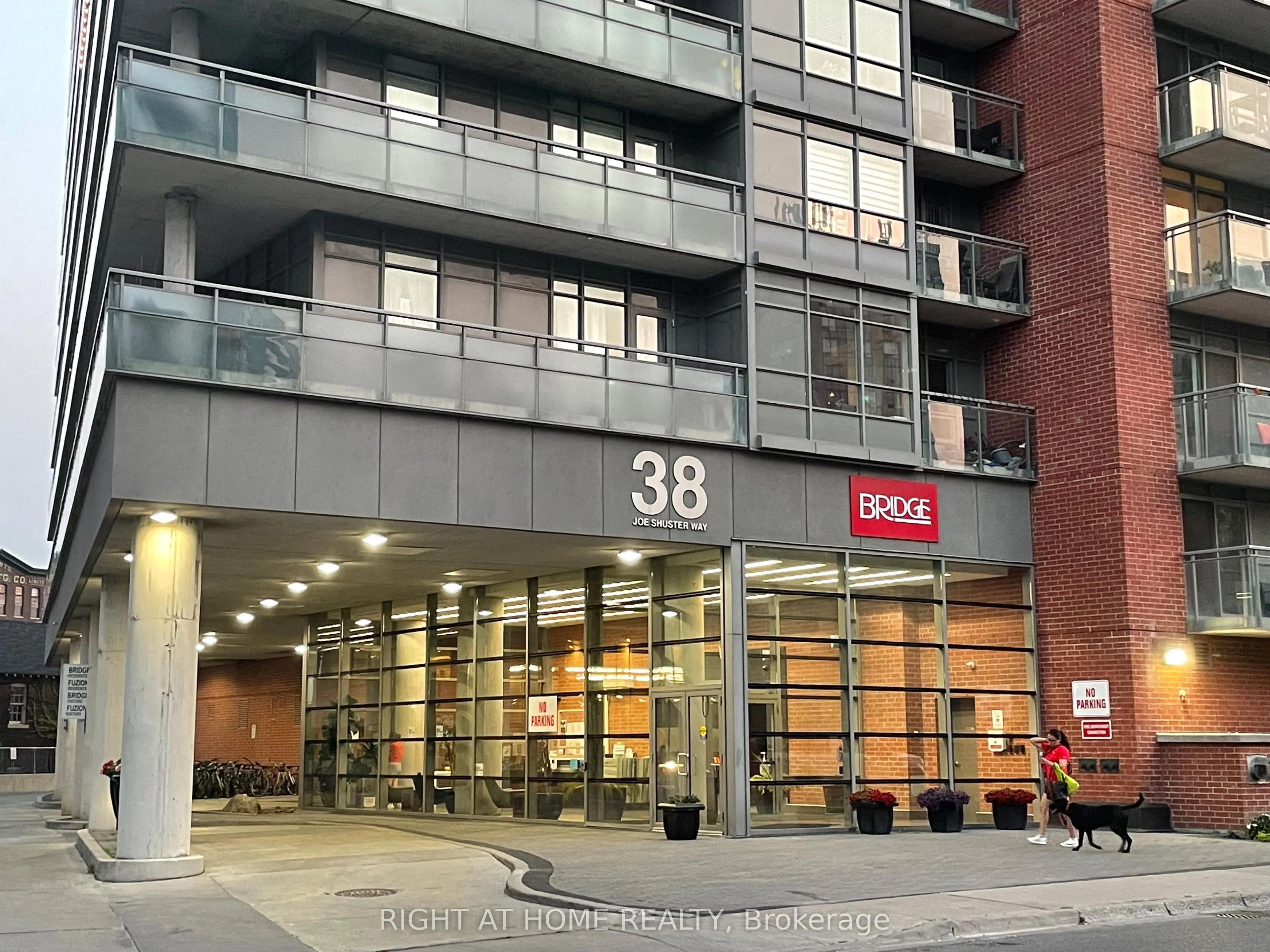 38 Joe Shuster Way, #825
