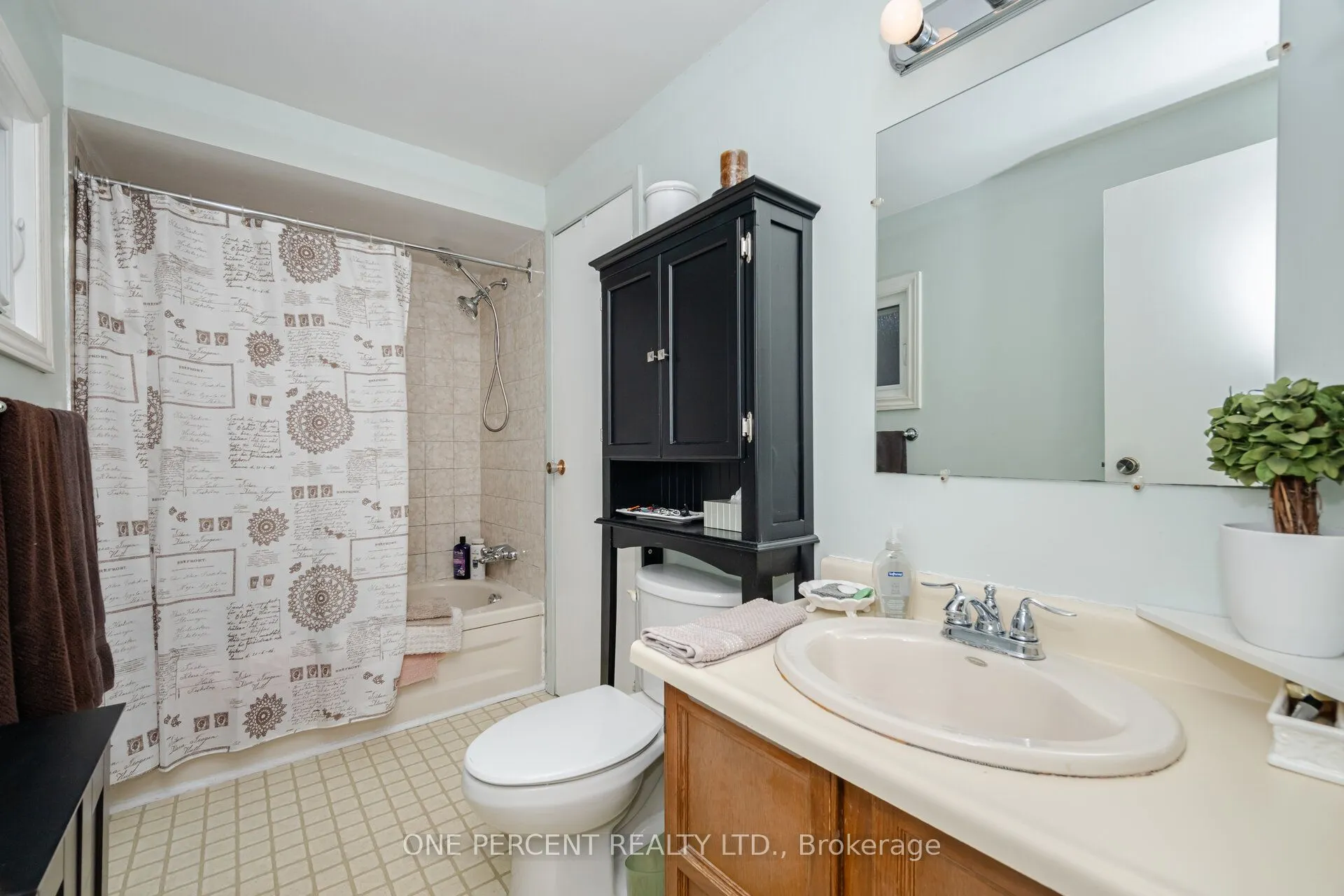3256 3256 ANDERSON Crescent