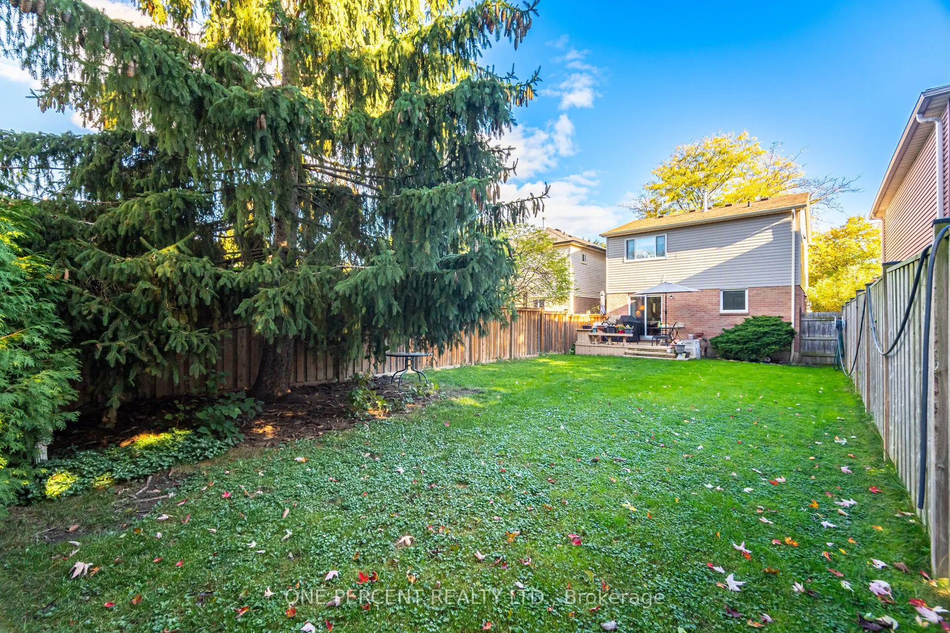 3256 3256 ANDERSON Crescent