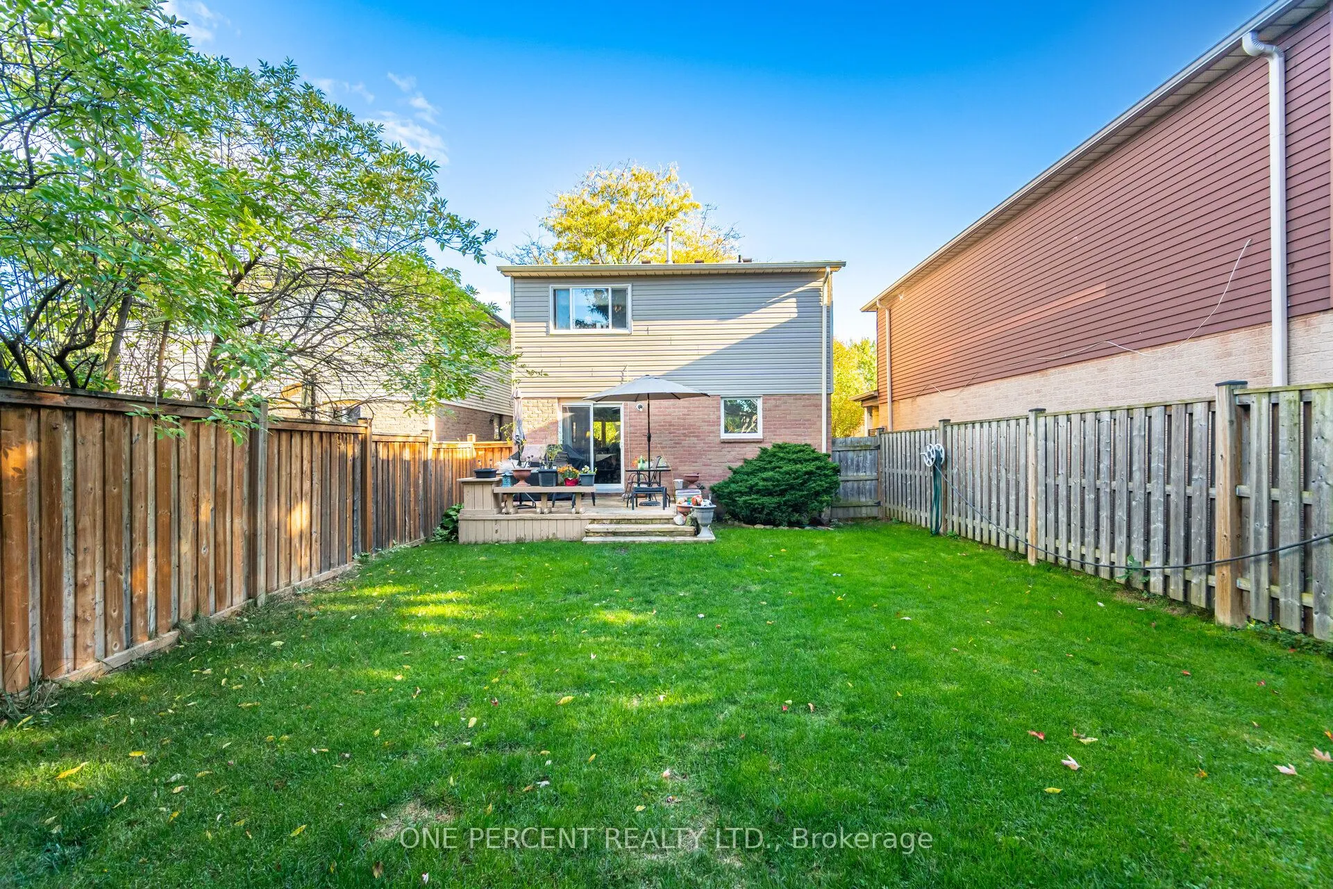 3256 3256 ANDERSON Crescent