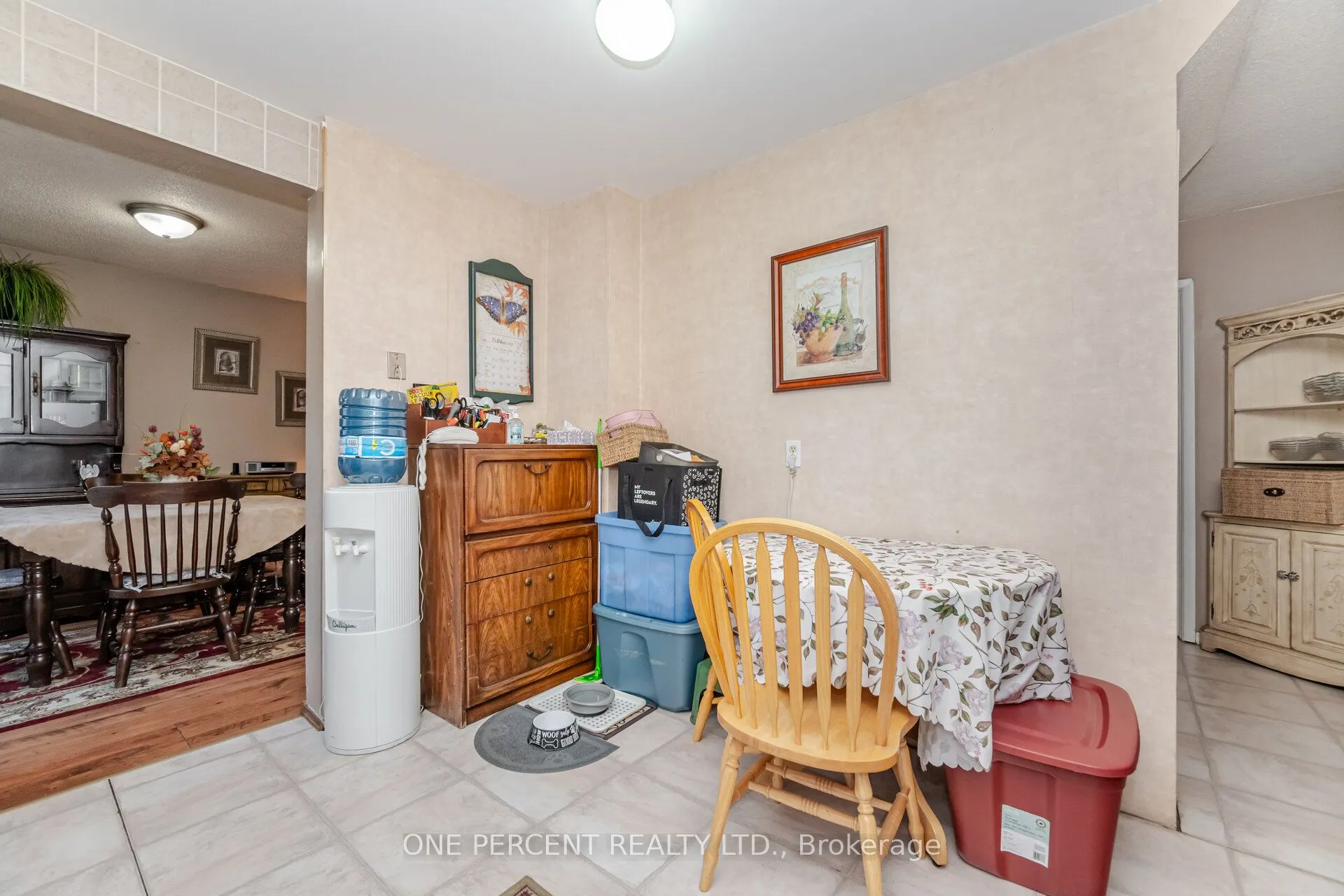 3256 3256 ANDERSON Crescent