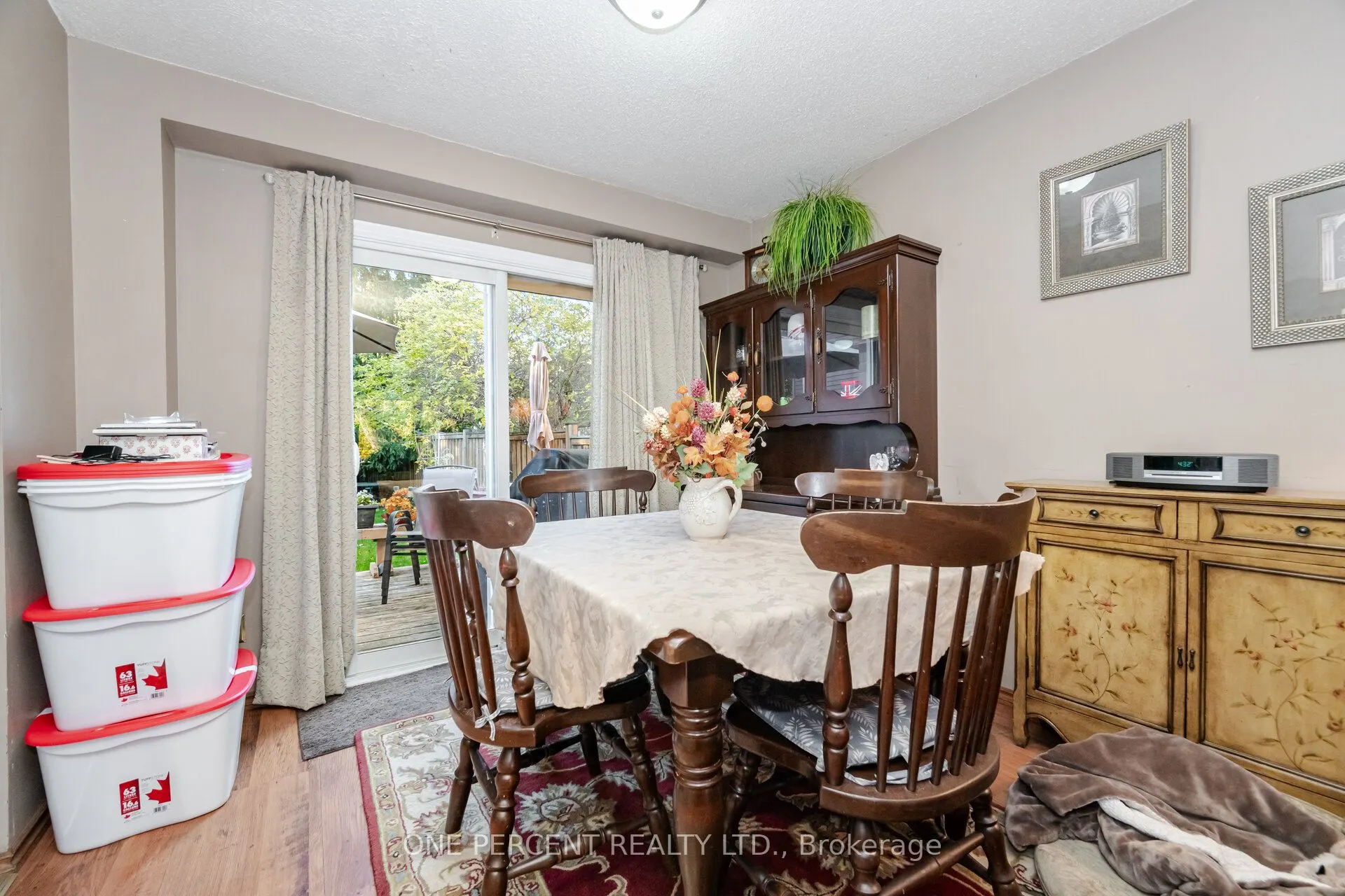 3256 3256 ANDERSON Crescent