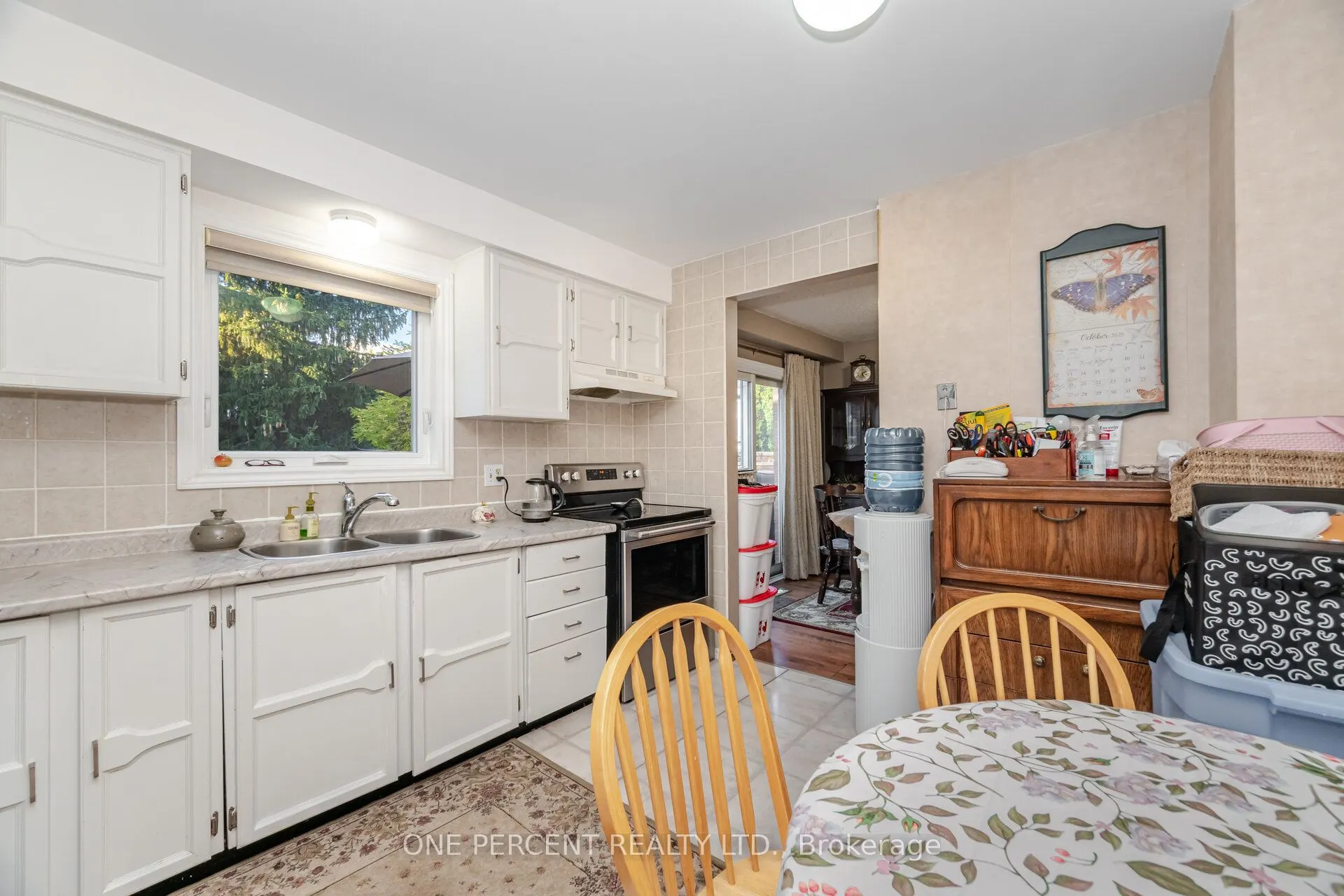 3256 3256 ANDERSON Crescent