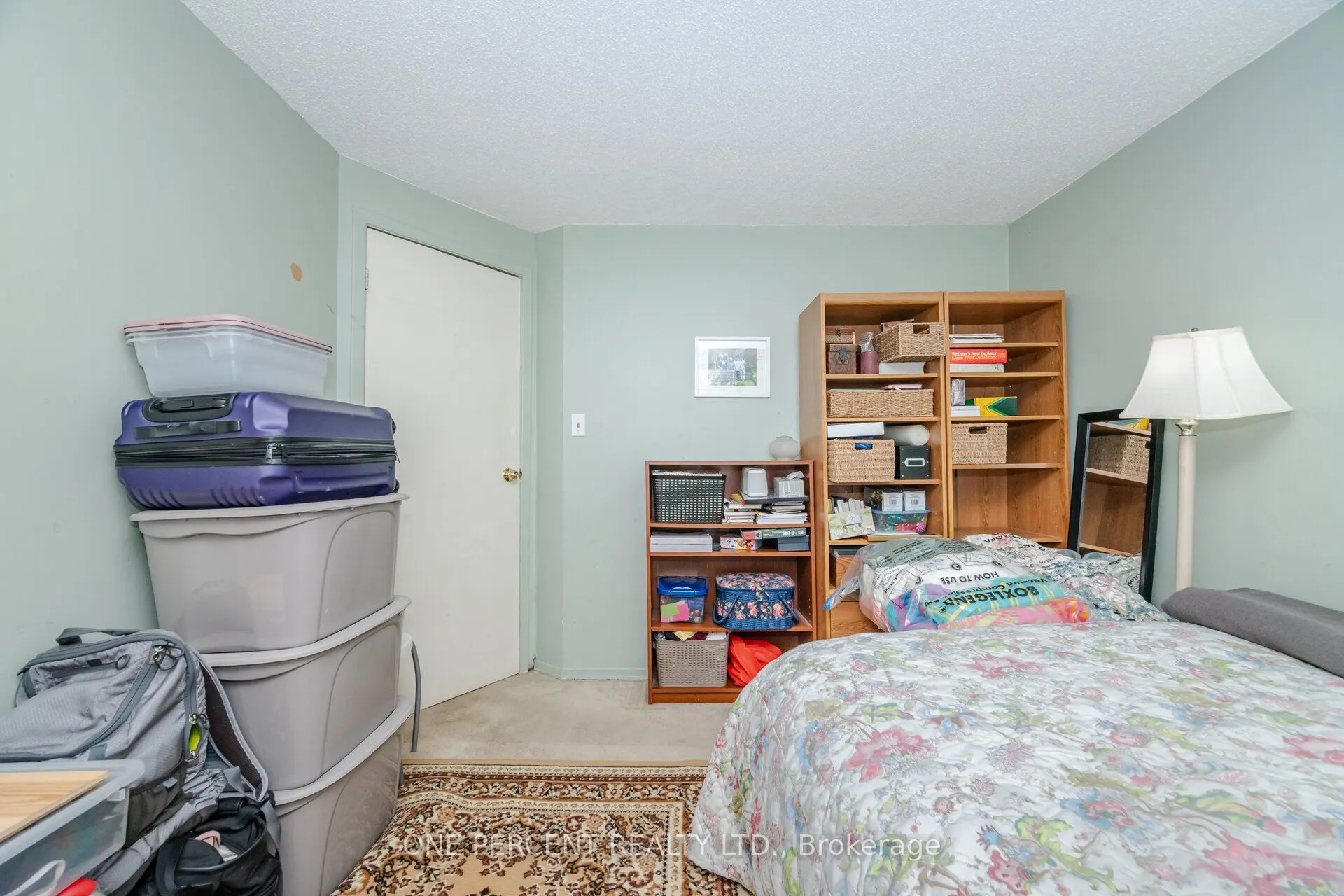 3256 3256 ANDERSON Crescent