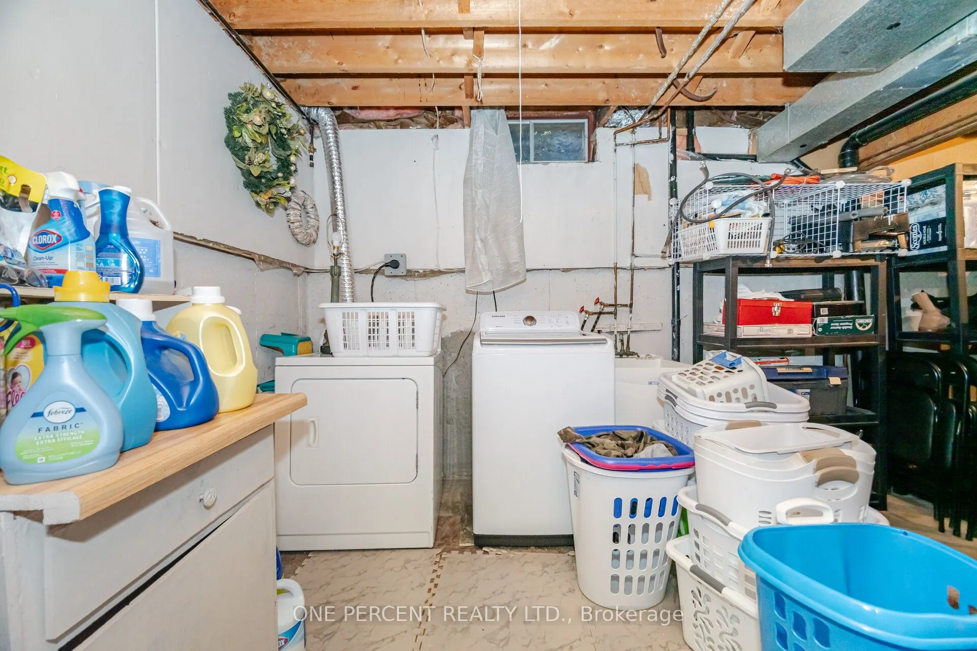 3256 3256 ANDERSON Crescent