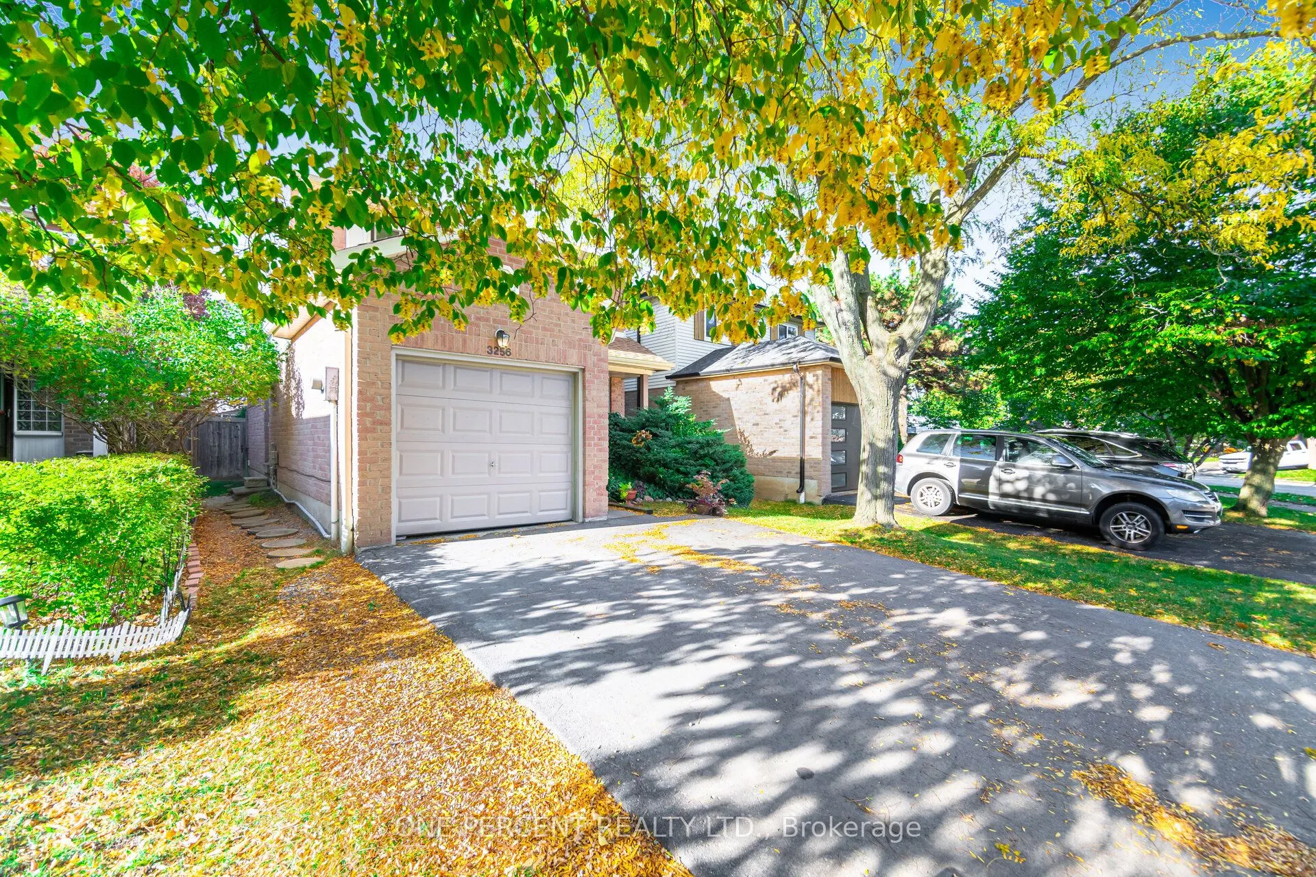 3256 3256 ANDERSON Crescent