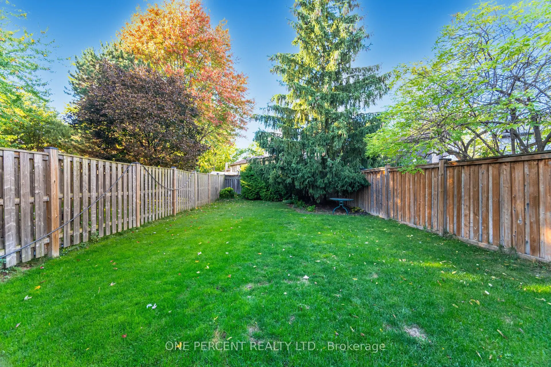 3256 3256 ANDERSON Crescent