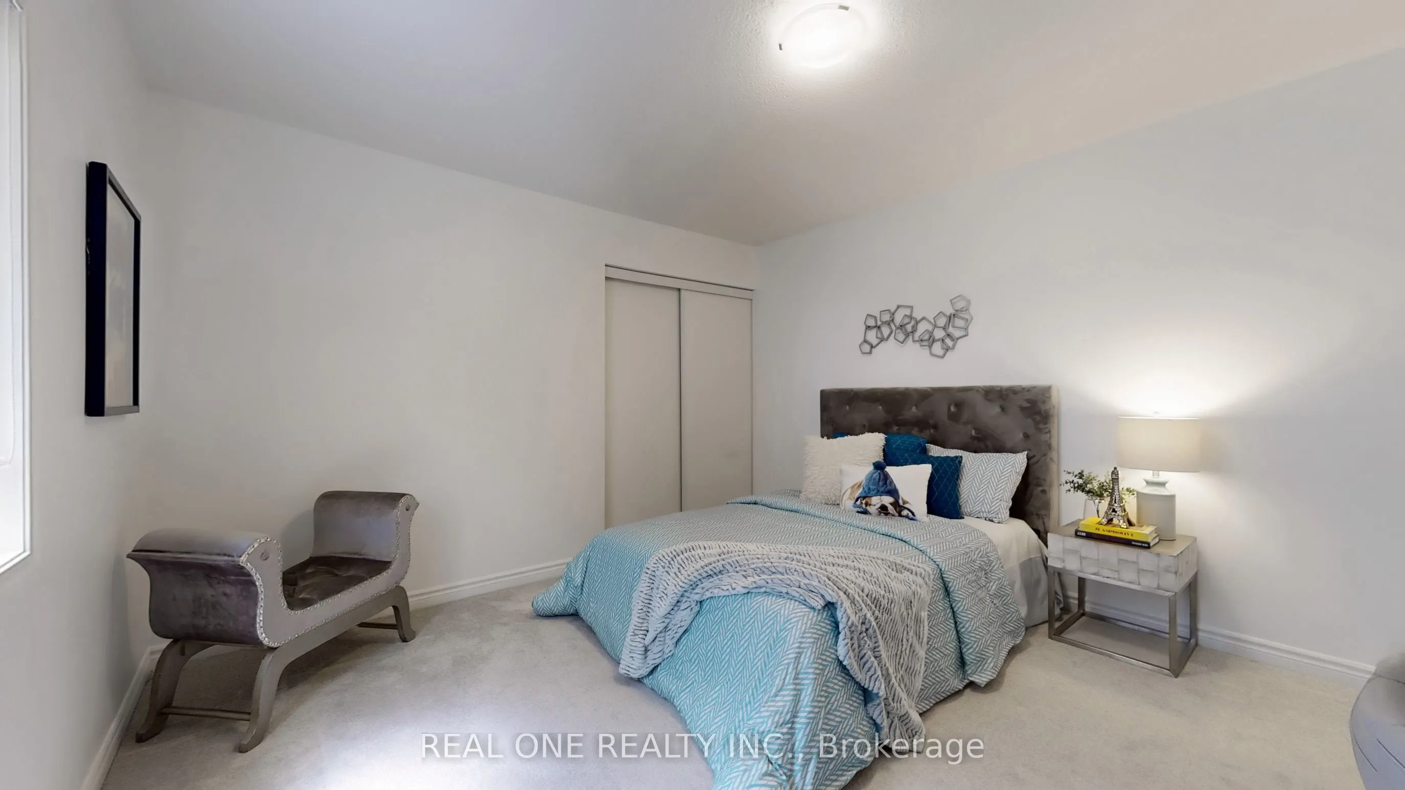 561 KENNEDY Circle W