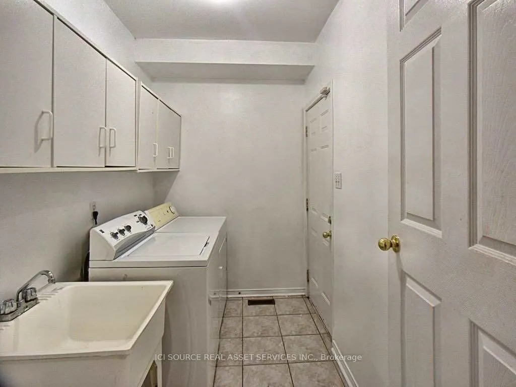 28 Mannel Crescent, #Upper