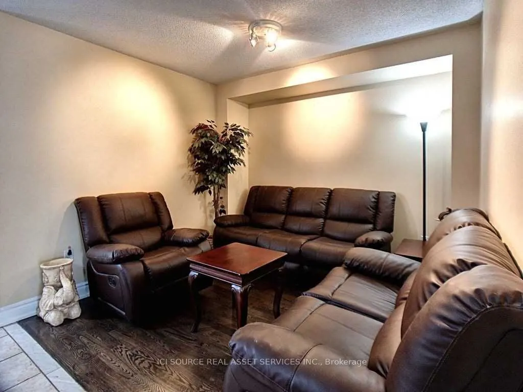 28 Mannel Crescent, #Upper