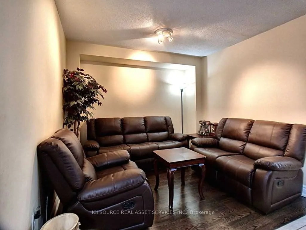 28 Mannel Crescent, #Upper