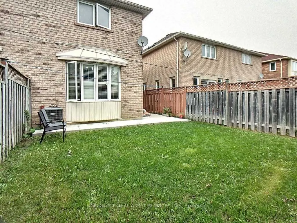 28 Mannel Crescent, #Upper