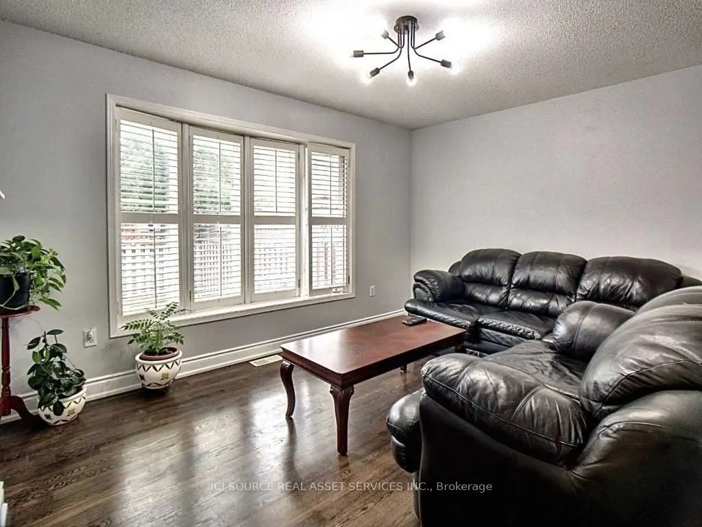 28 Mannel Crescent, #Upper