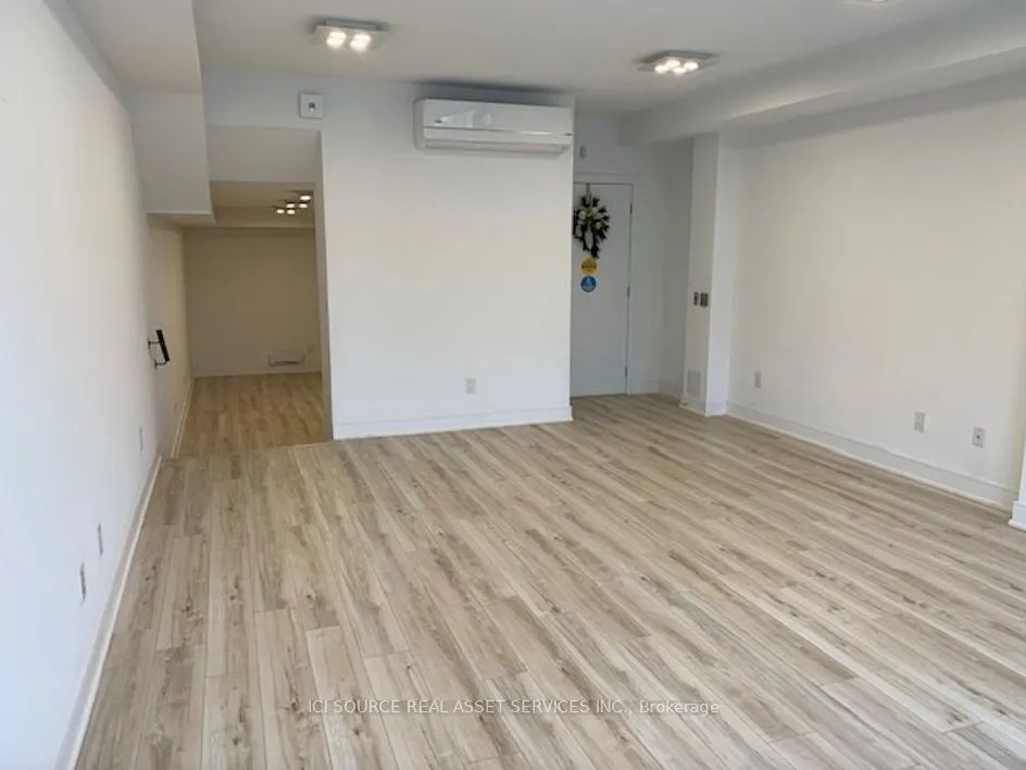 553 Lakeshore Road E