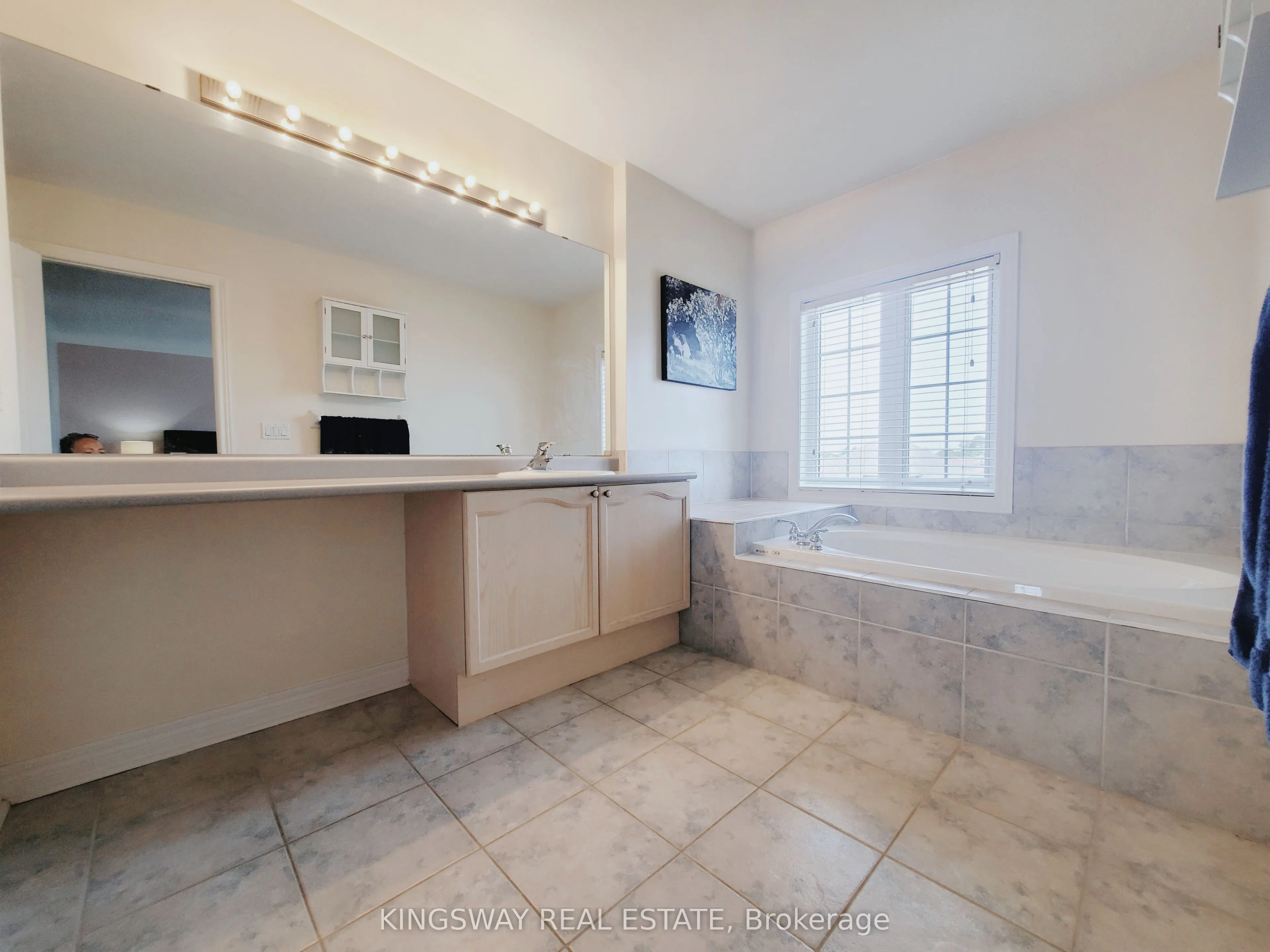 5156 Parkplace Circle