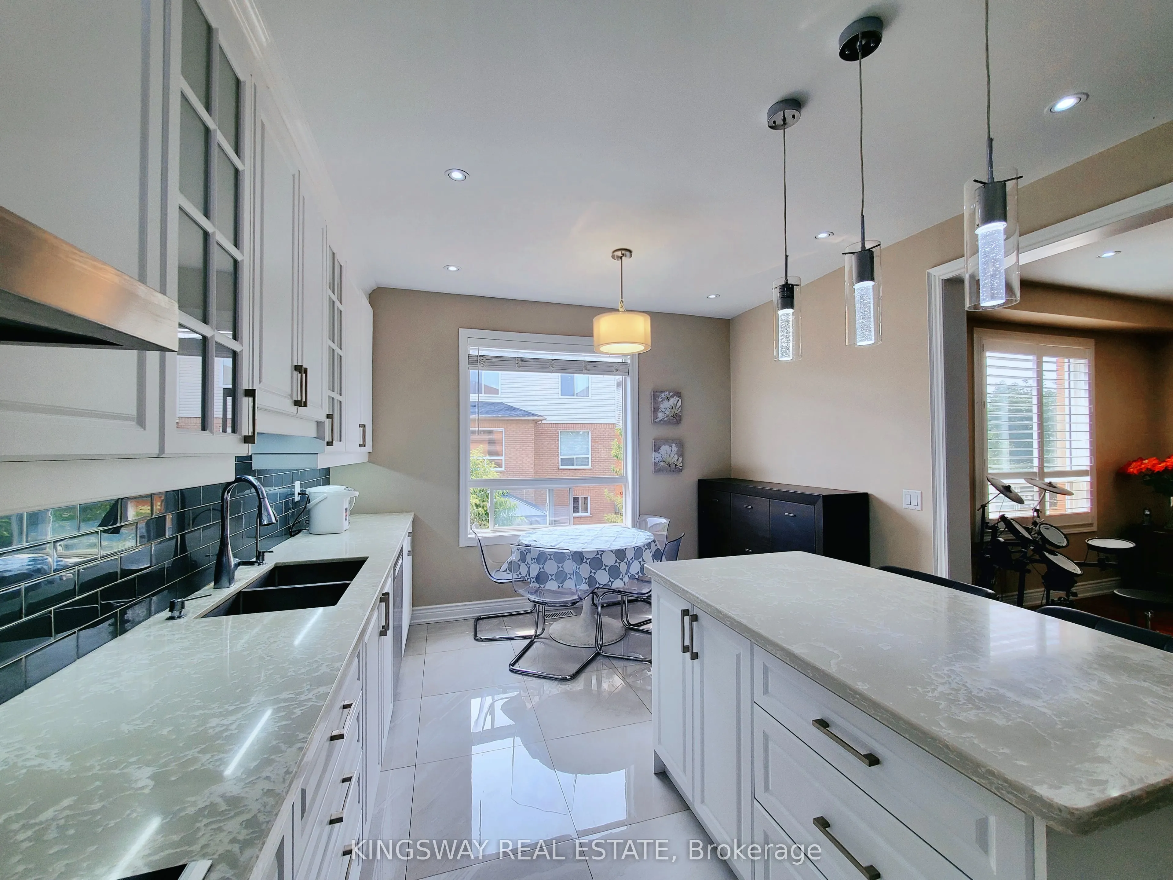 5156 Parkplace Circle