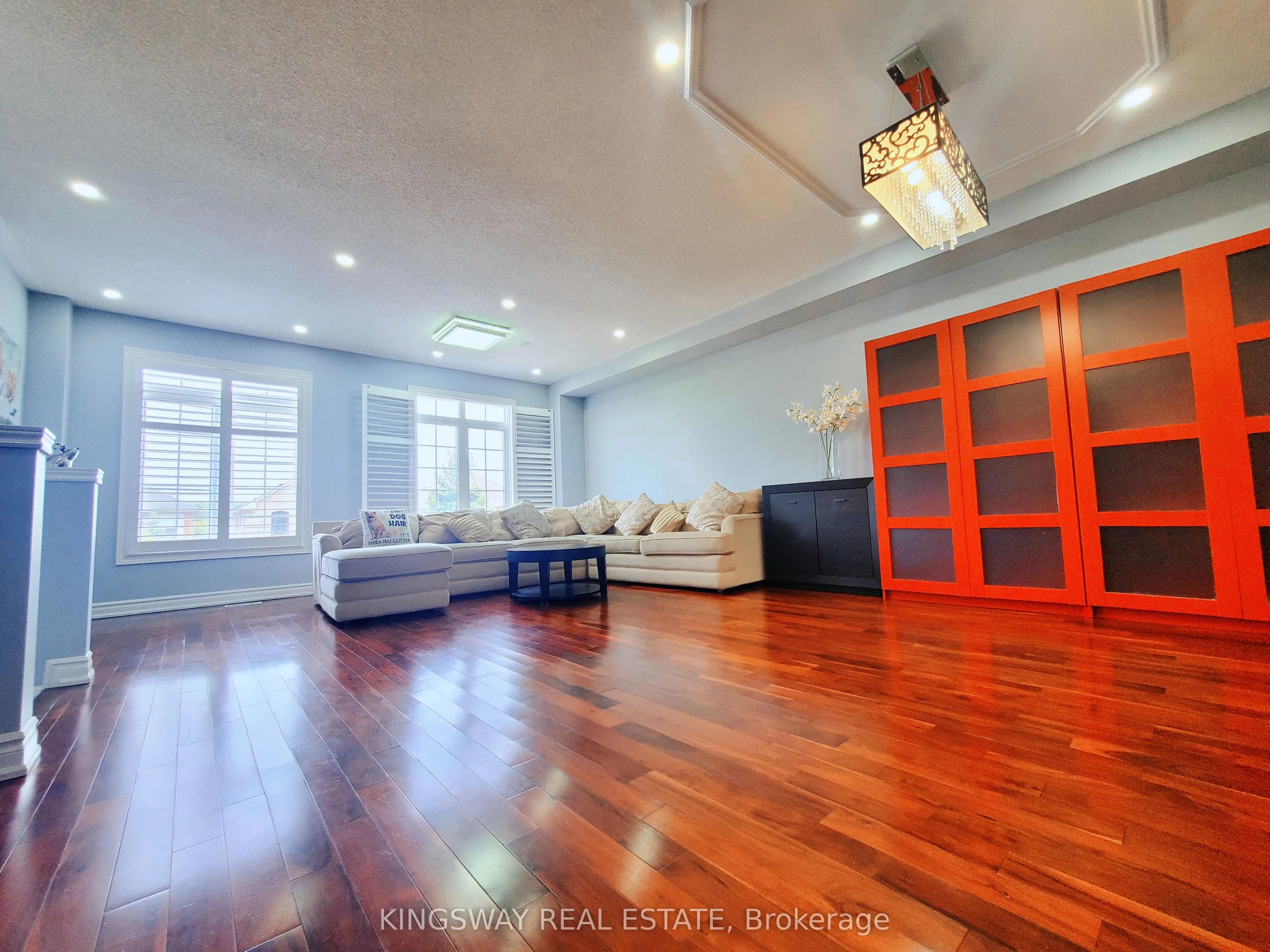 5156 Parkplace Circle