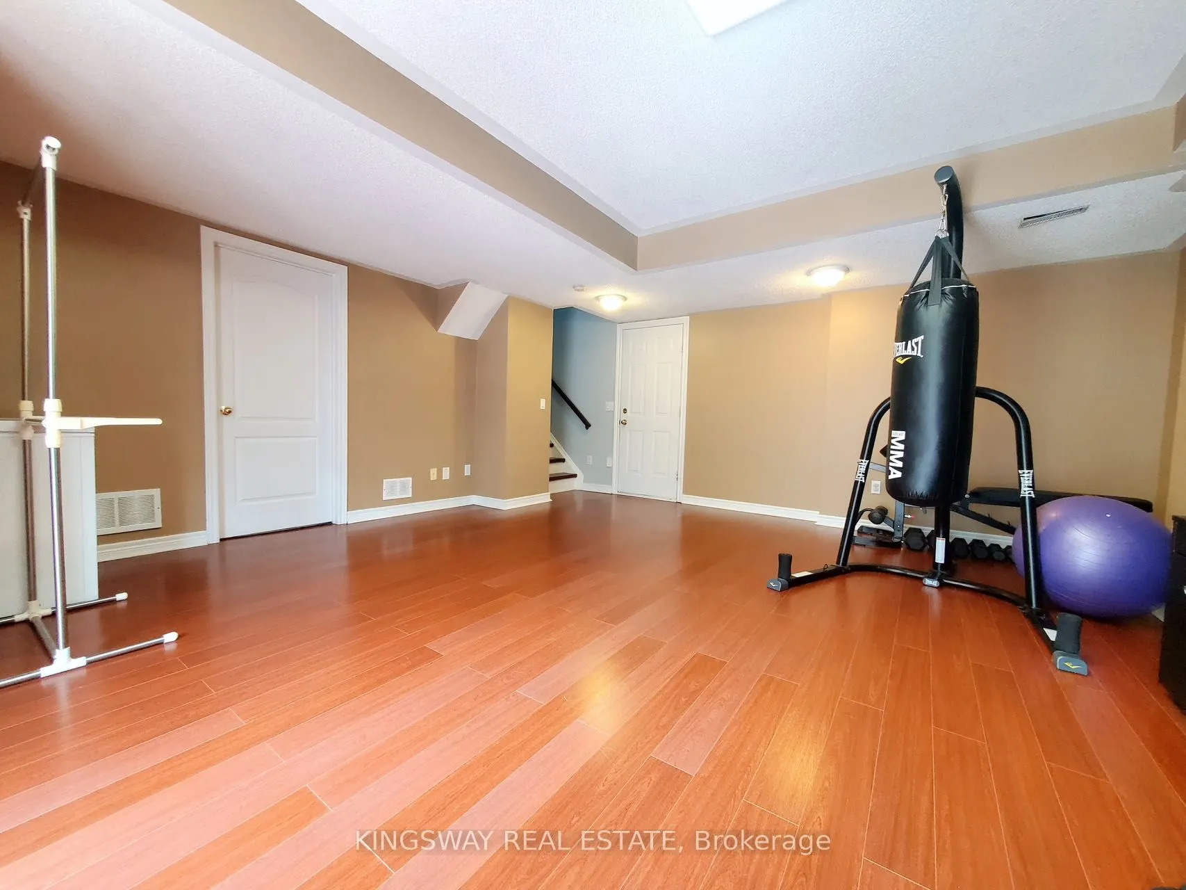 5156 Parkplace Circle