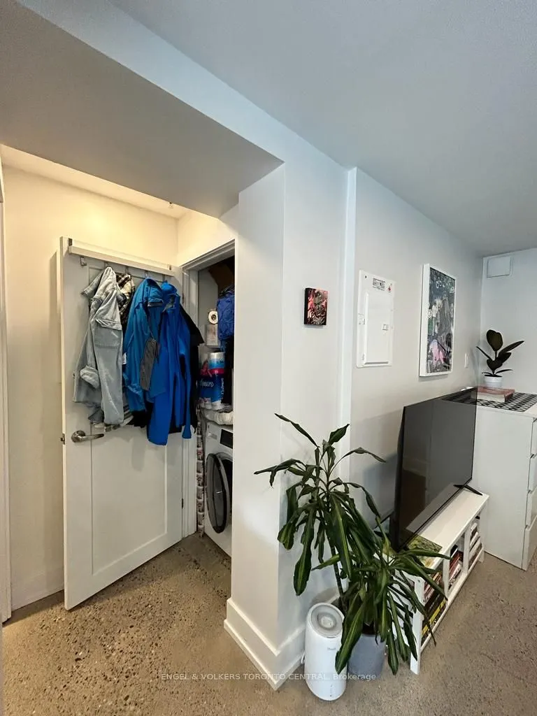 1553 Bloor Street W, #6